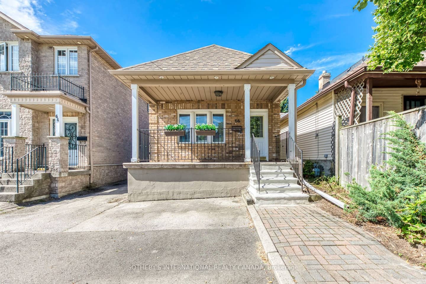 66 Twenty Ninth Street, Toronto, ON M8W 3B2