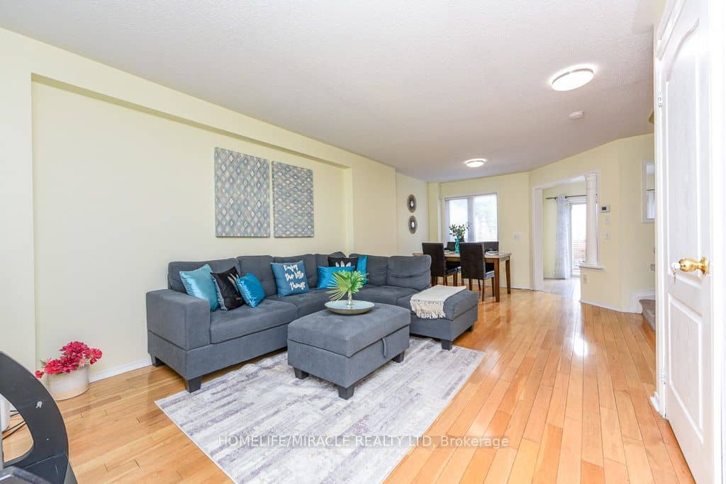 49 Seaside Circle, Brampton, ON L6R 2G7