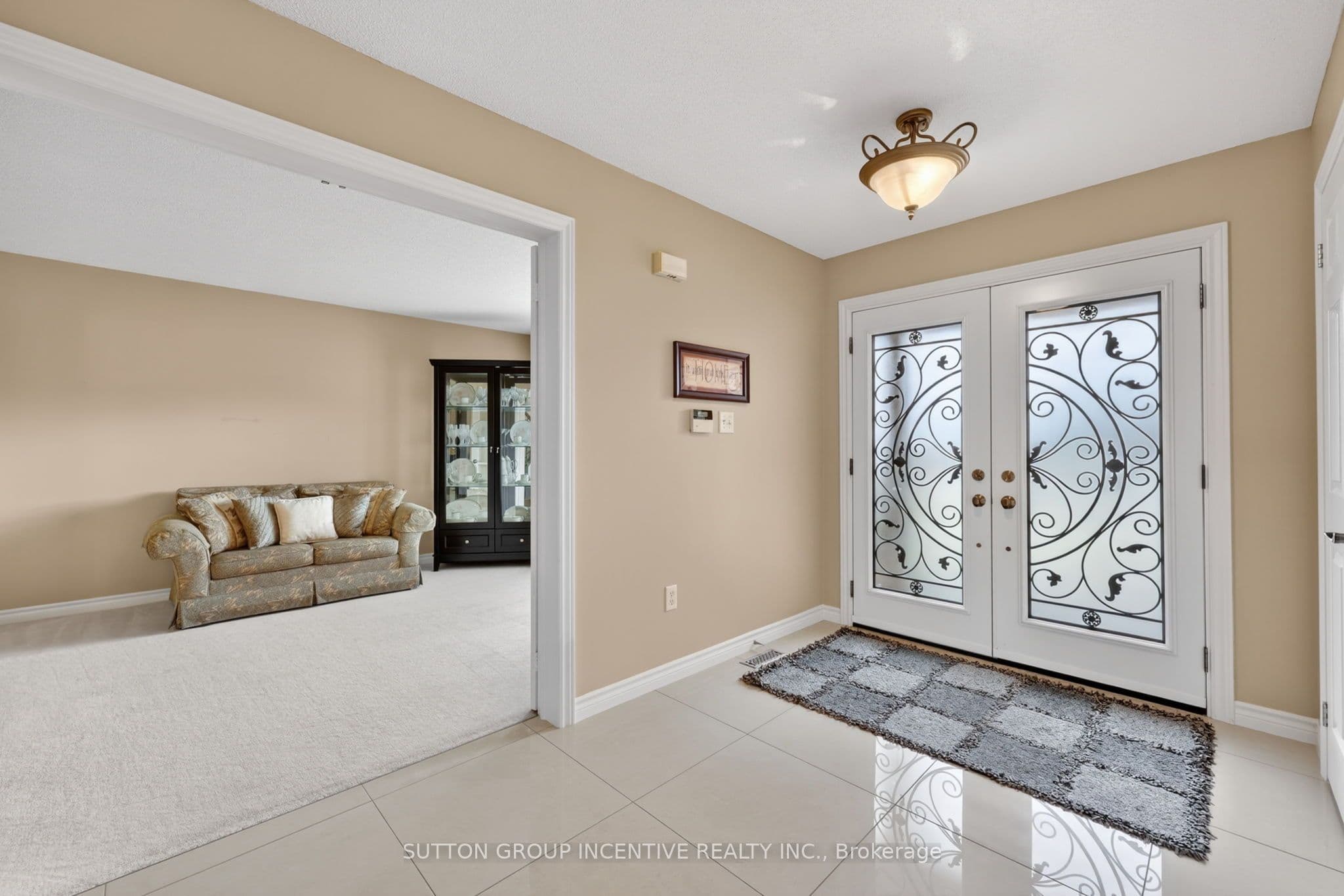 4 Chantal Street, Barrie, ON L4N 9S4