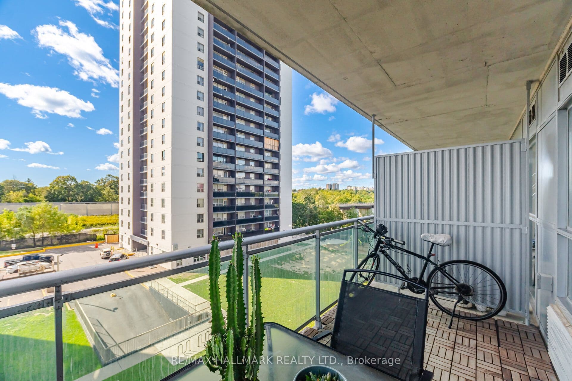 2464 Weston Road 505, Toronto, ON M9N 2A2