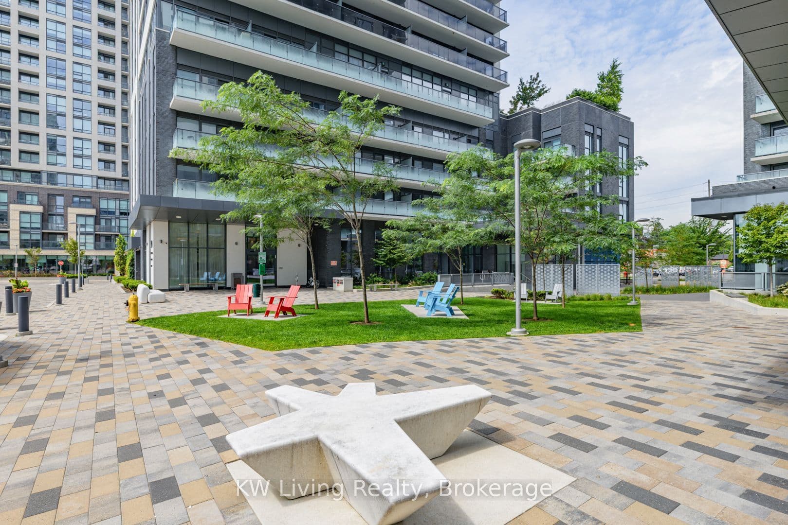 30 Samuel Wood Way 2009, Toronto, ON M9B 0C9