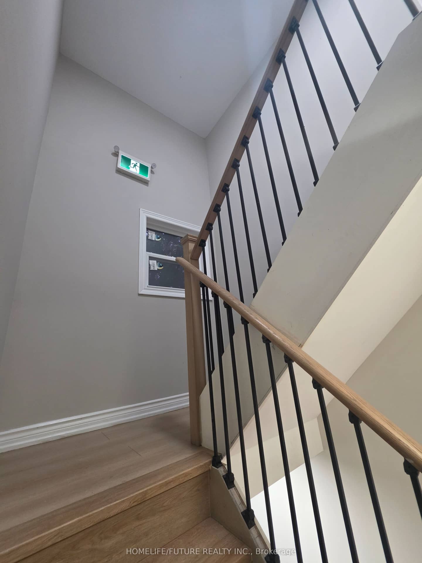 2983 Lawrence Avenue E, Toronto, ON M1P 2V6
