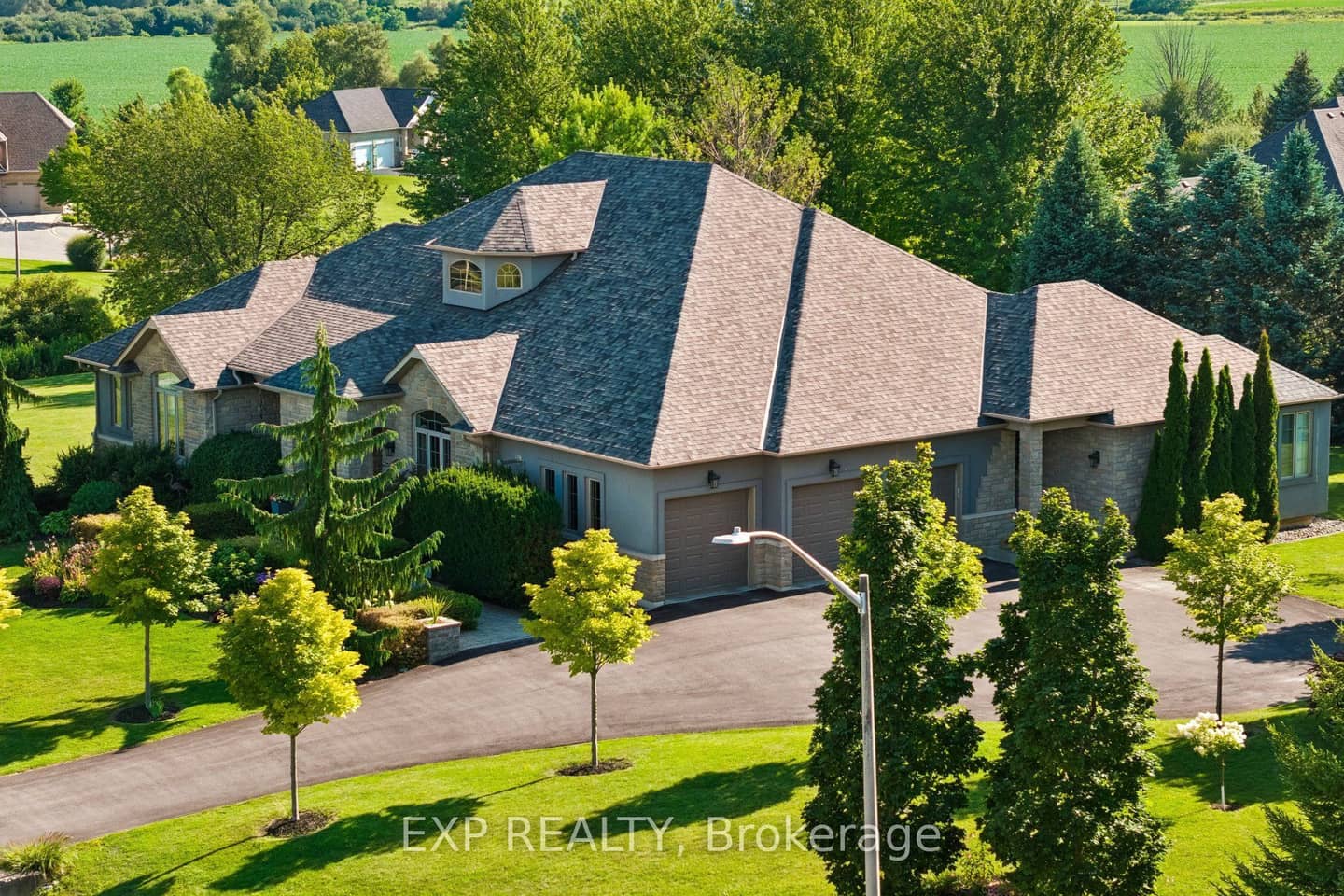 16 Westlake Street, Clarington, ON L0B 1J0