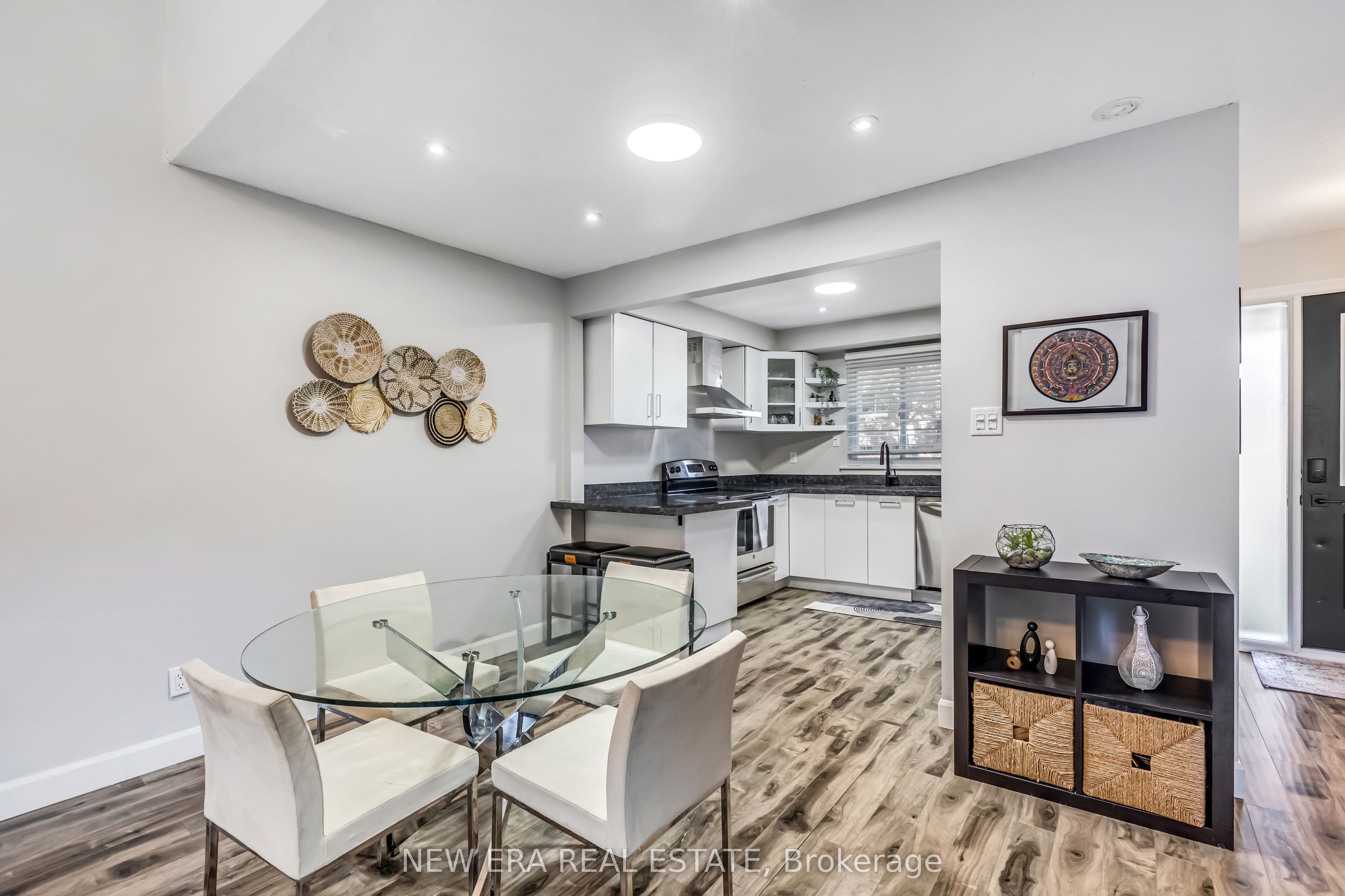 1415 Fieldlight Boulevard 6, Pickering, ON L1V 2S3