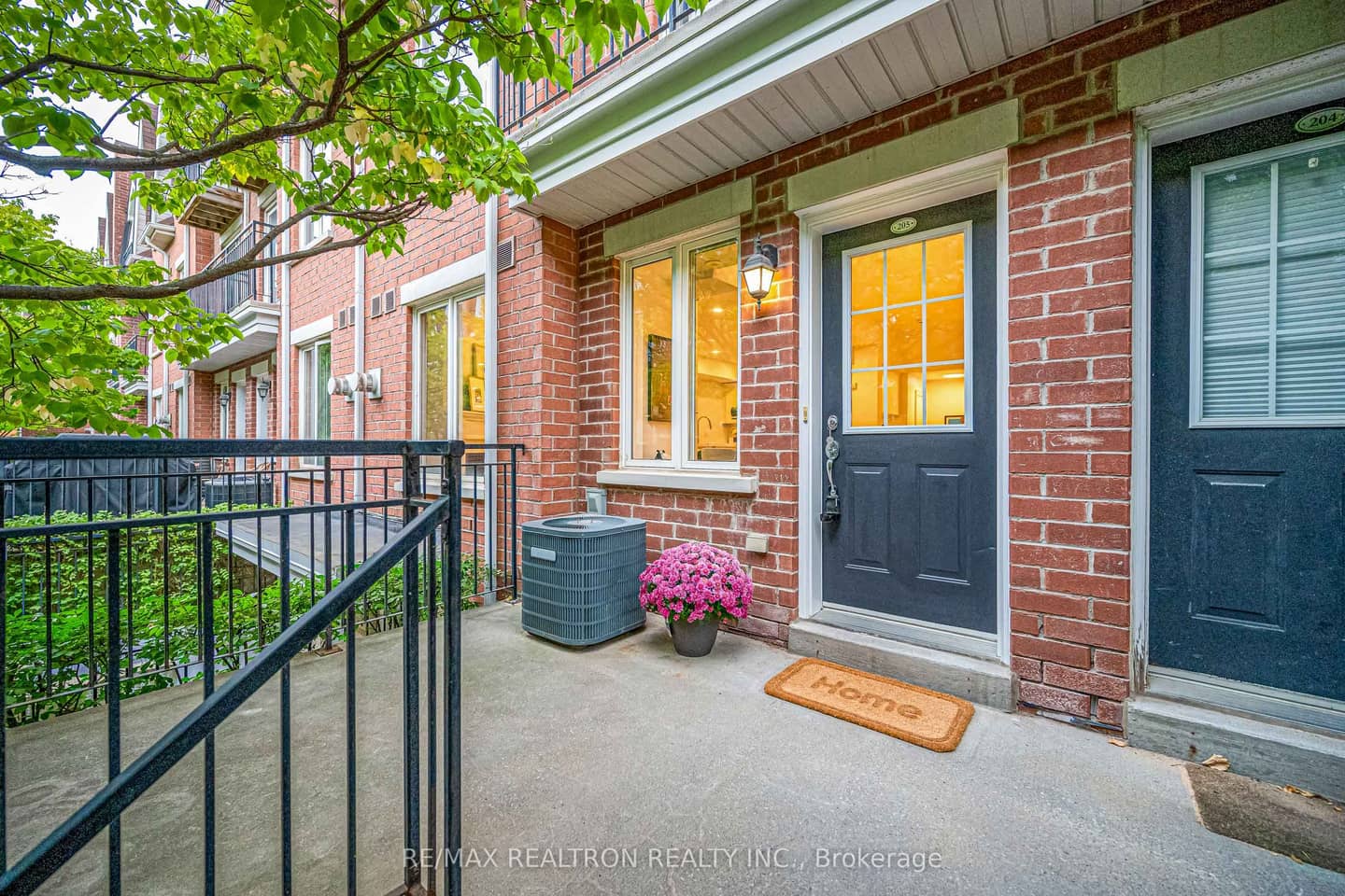 50 Joe Shuster Way 205, Toronto, ON M6K 1Y8