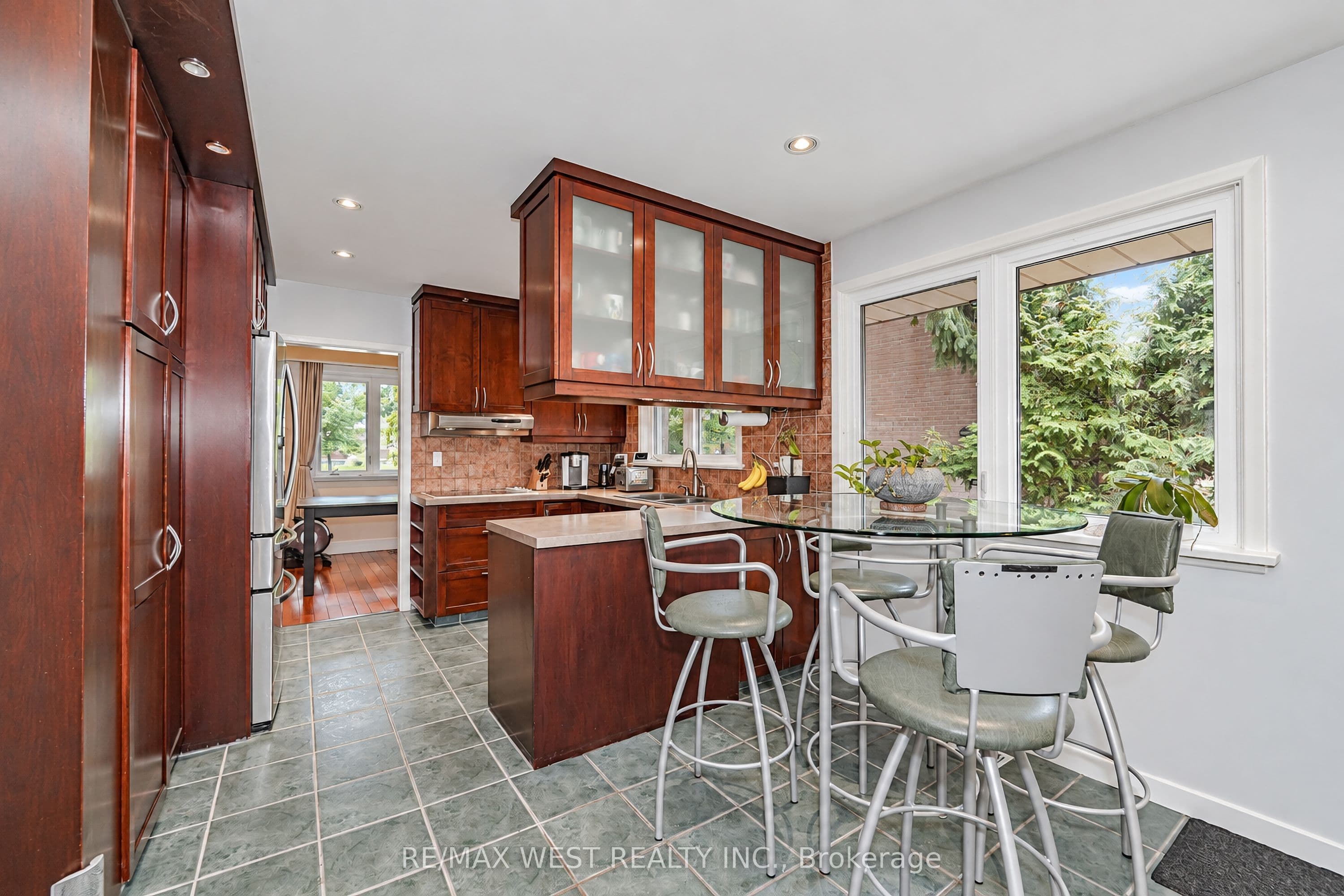 3062 O'hagan Drive, Mississauga, ON L5C 2C5