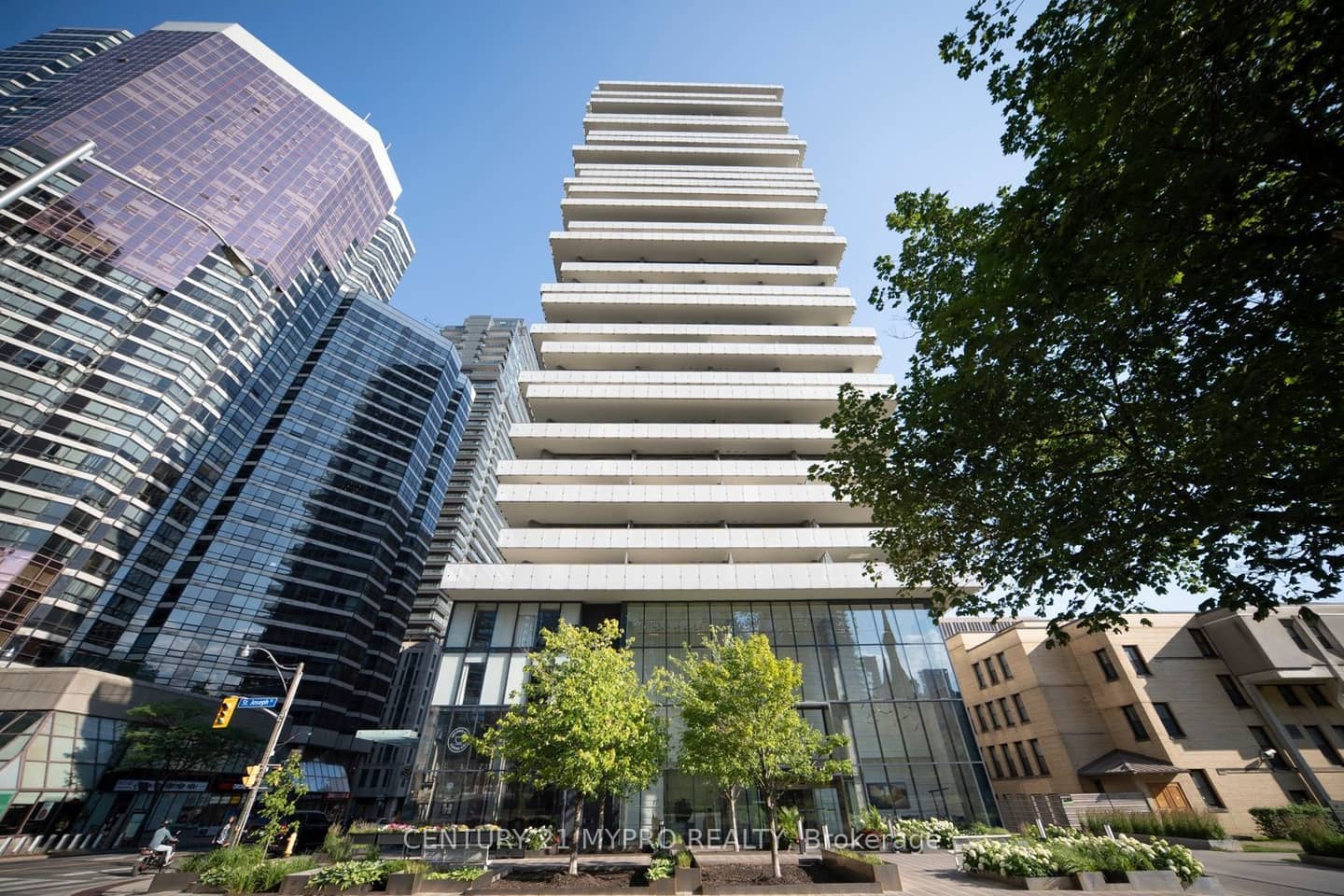 57 St. Joseph Street 417, Toronto, ON M5S 0C5