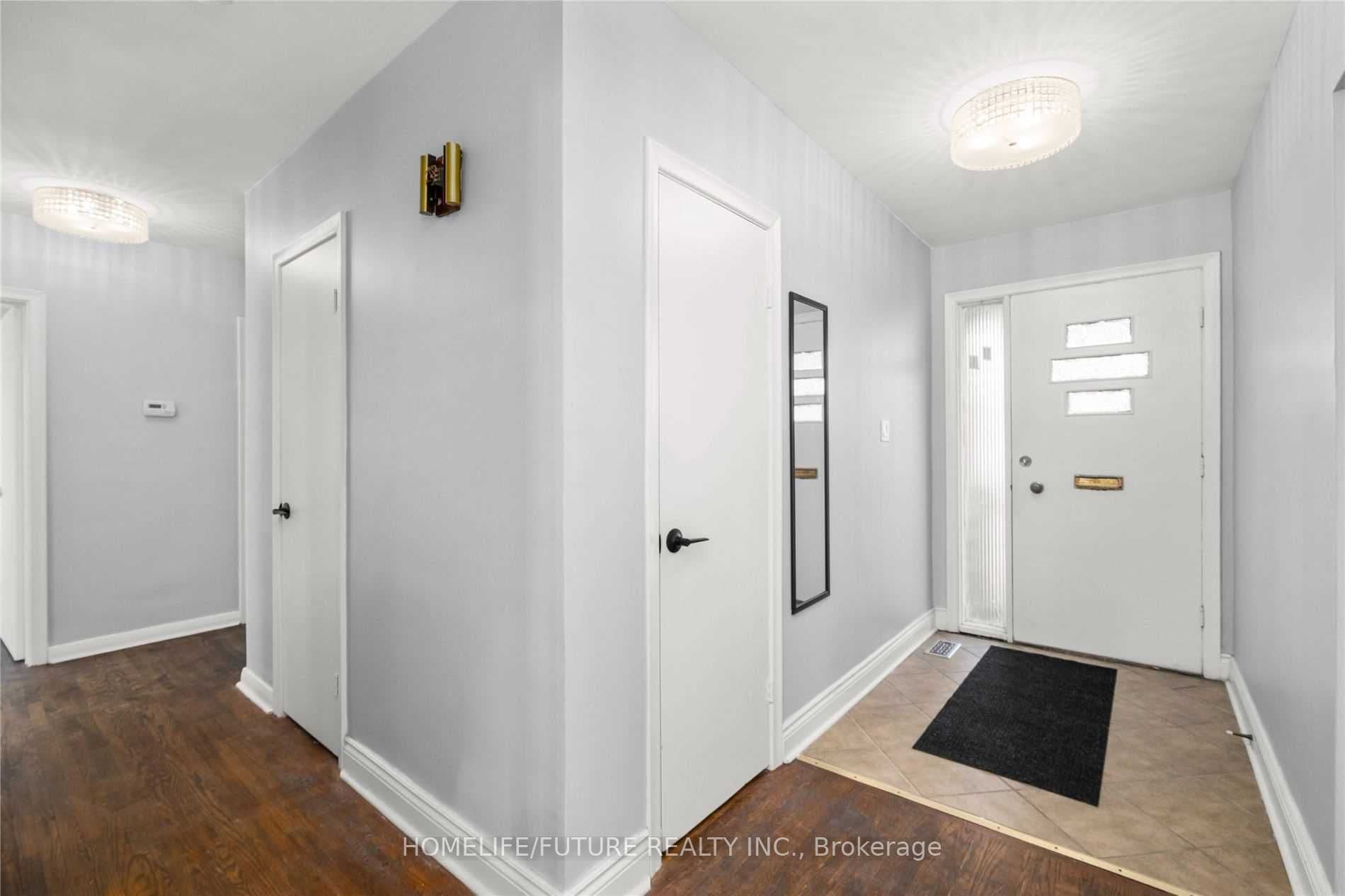 50 Benlight Crescent, Toronto, ON M1H 1P5