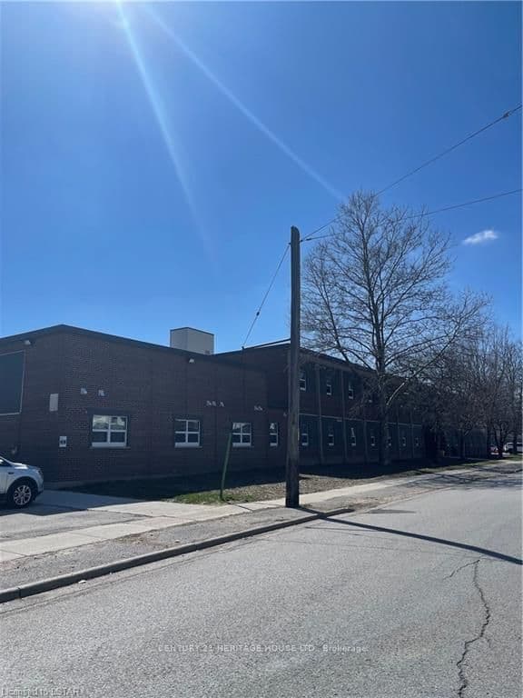 50 SCOTT Street 110, St. Thomas, ON N5P 1K6