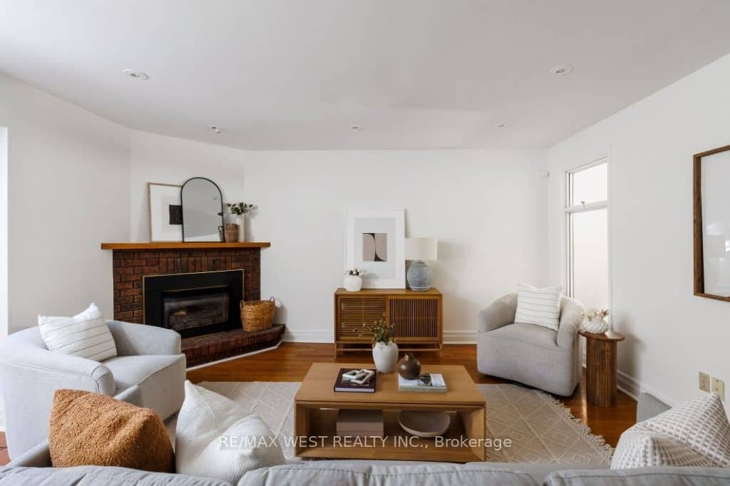 256 Erskine Avenue, Toronto, ON M4P 1Z4