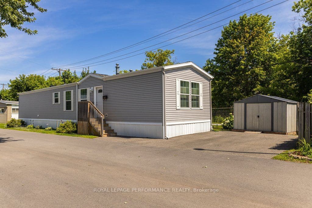 16 Eastgate Avenue, Bells Corners and South to Fallowfield, ON K2H 7S2