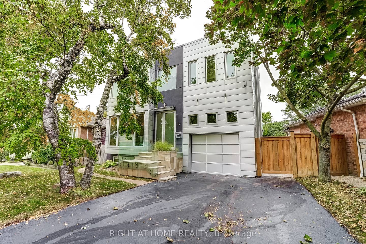 17 Ashfield Drive, Toronto, ON M9C 4T4