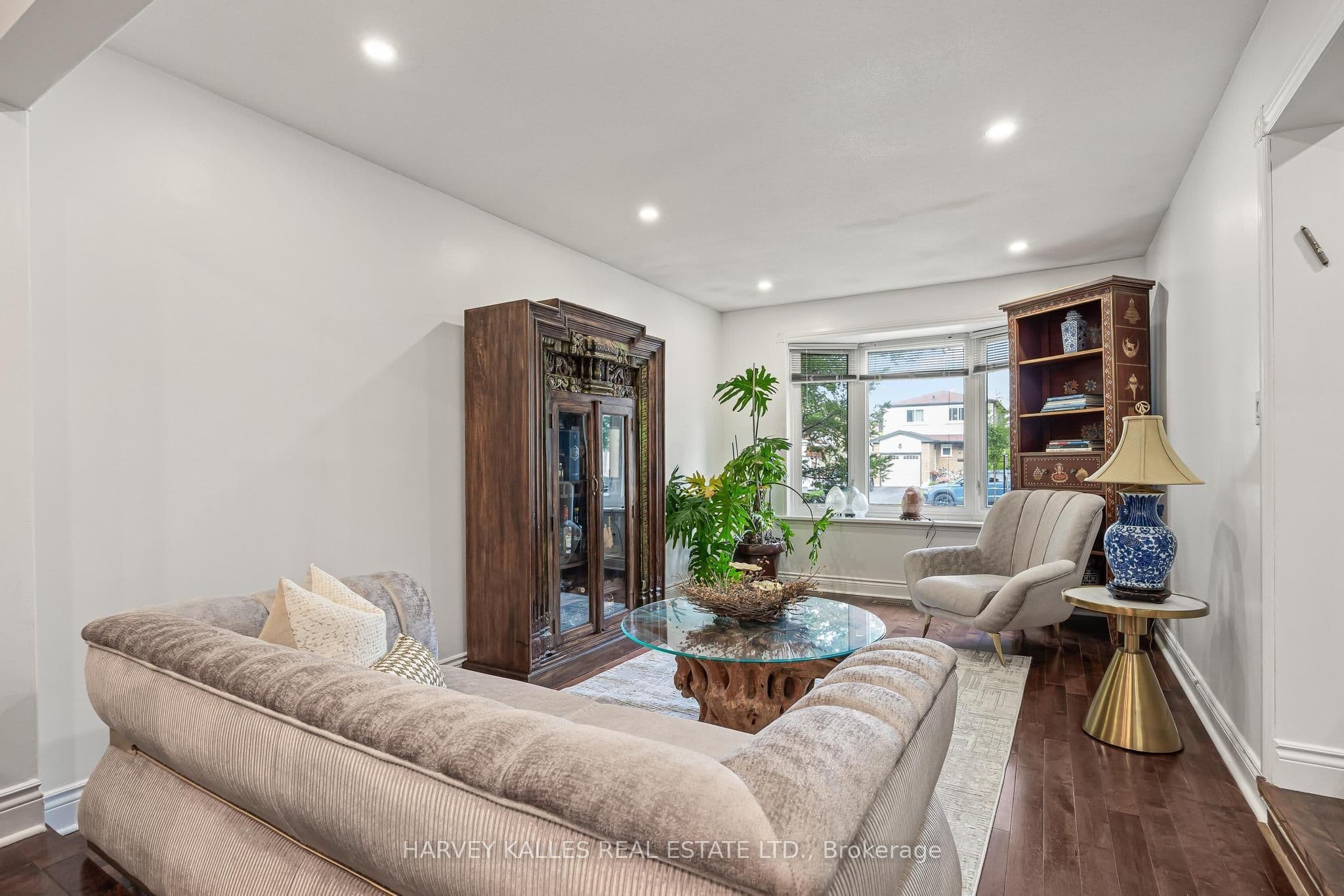 221 Snowshoe Crescent, Markham, ON L3T 4N2