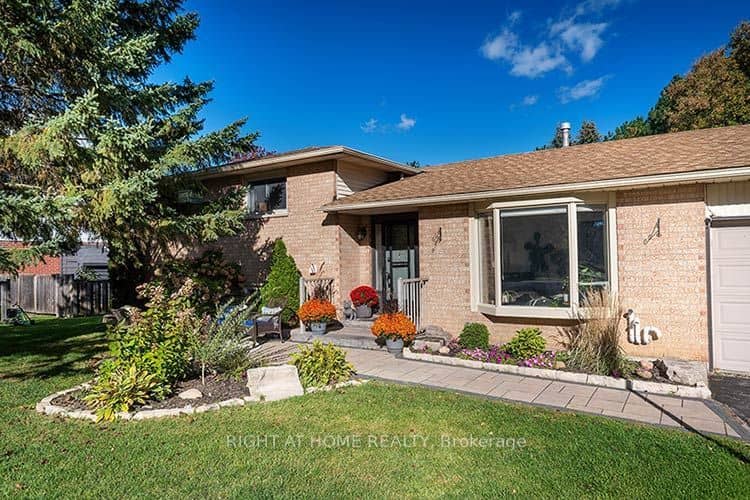 45 Centennial Avenue, East Gwillimbury, ON L9N 1H1