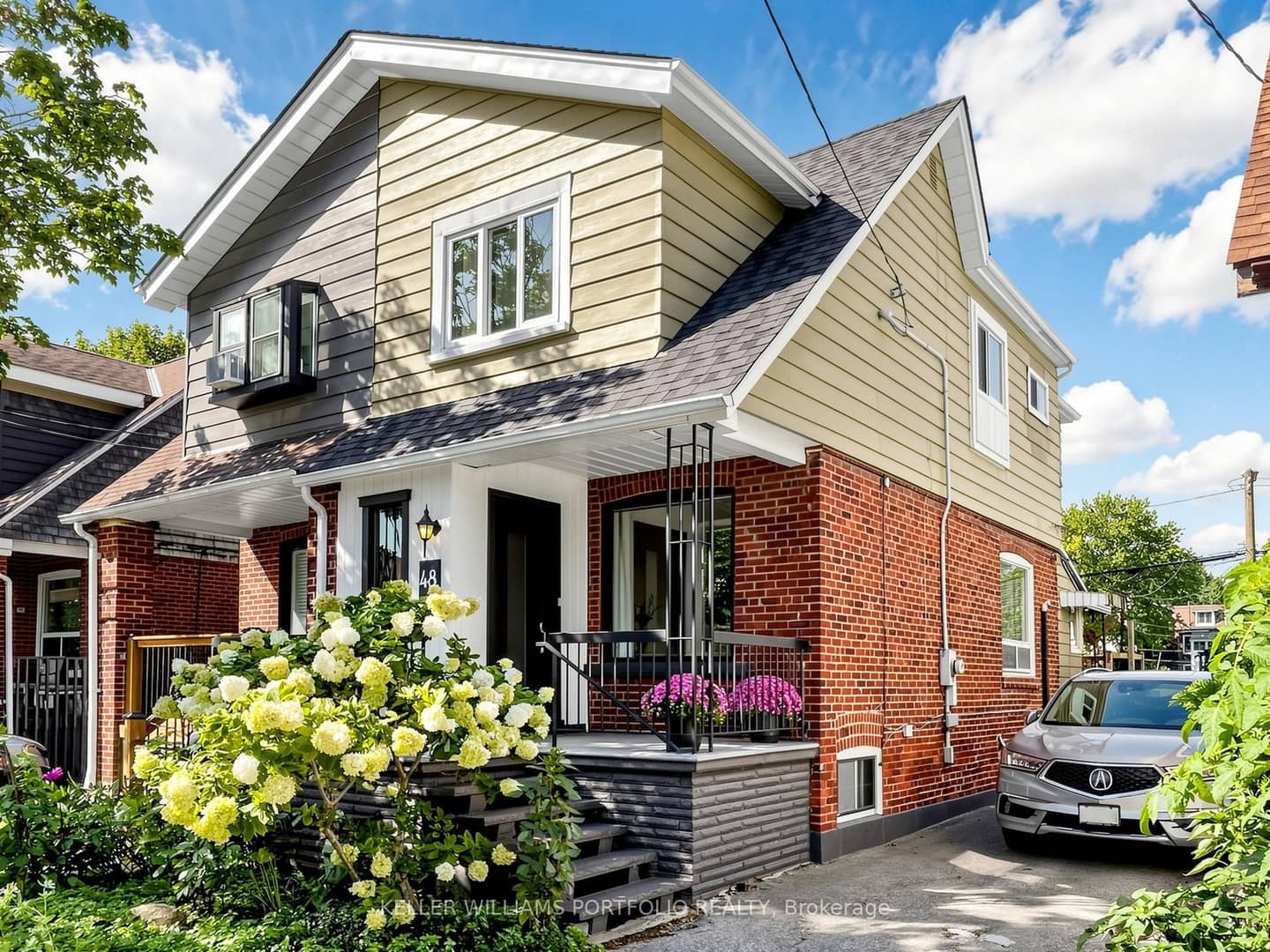 48 Hiltz Avenue, Toronto, ON M4L 2N5