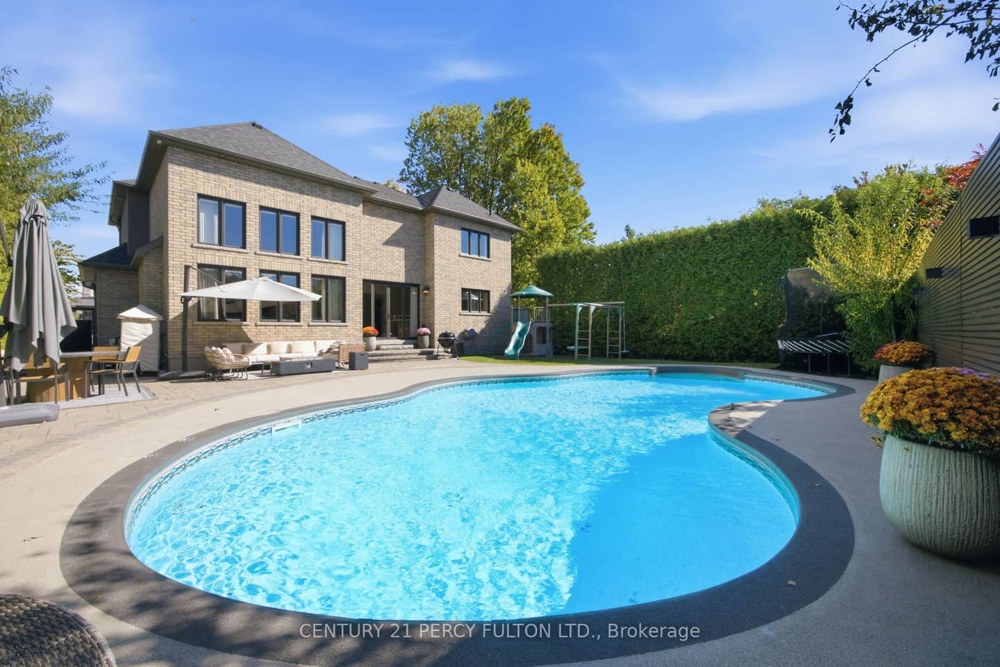 82 Bridlewood Boulevard, Whitby, ON L1R 3R8