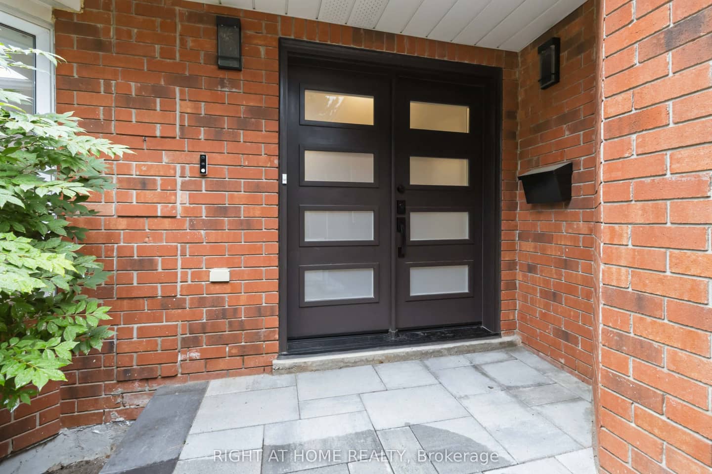 2128 Eighth Line, Oakville, ON L6H 4W4