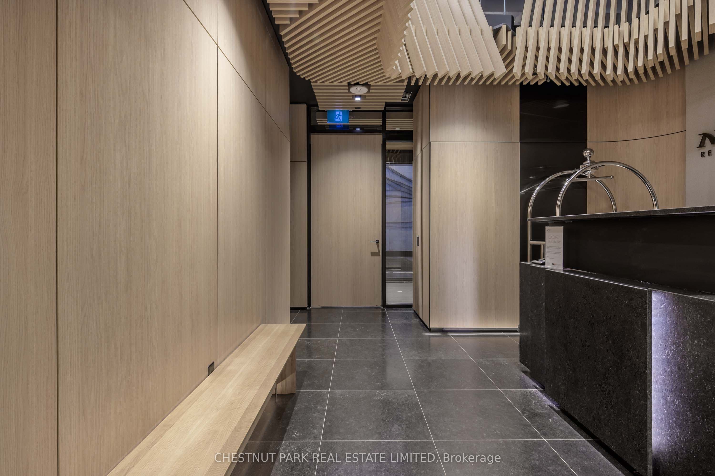 35 Mercer Street 2513, Toronto, ON M5V 1H2