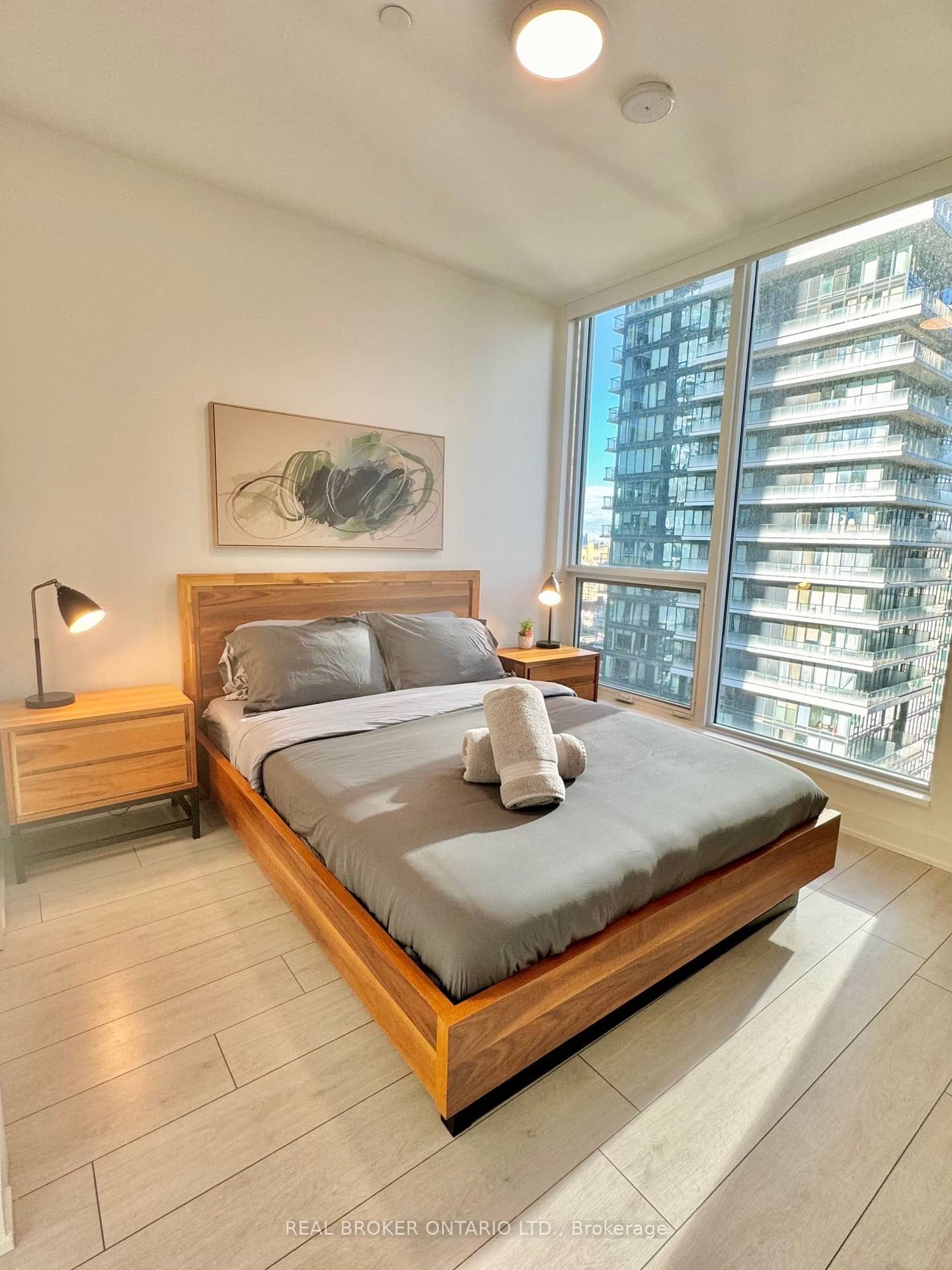 15 Mercer Street 13, Toronto, ON M5V 1H2