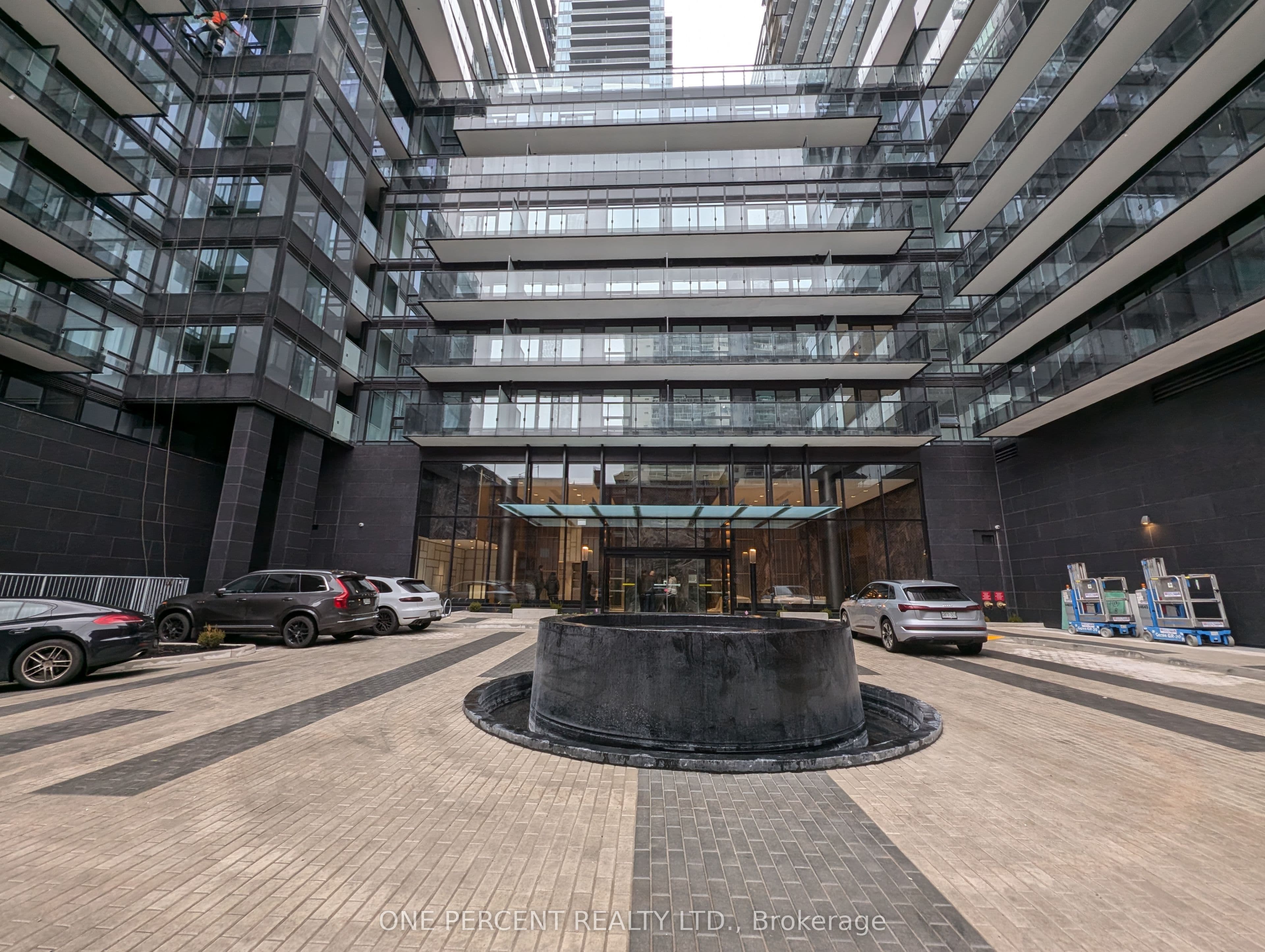 127 Broadway Avenue 1104, Toronto, ON M4P 1V4