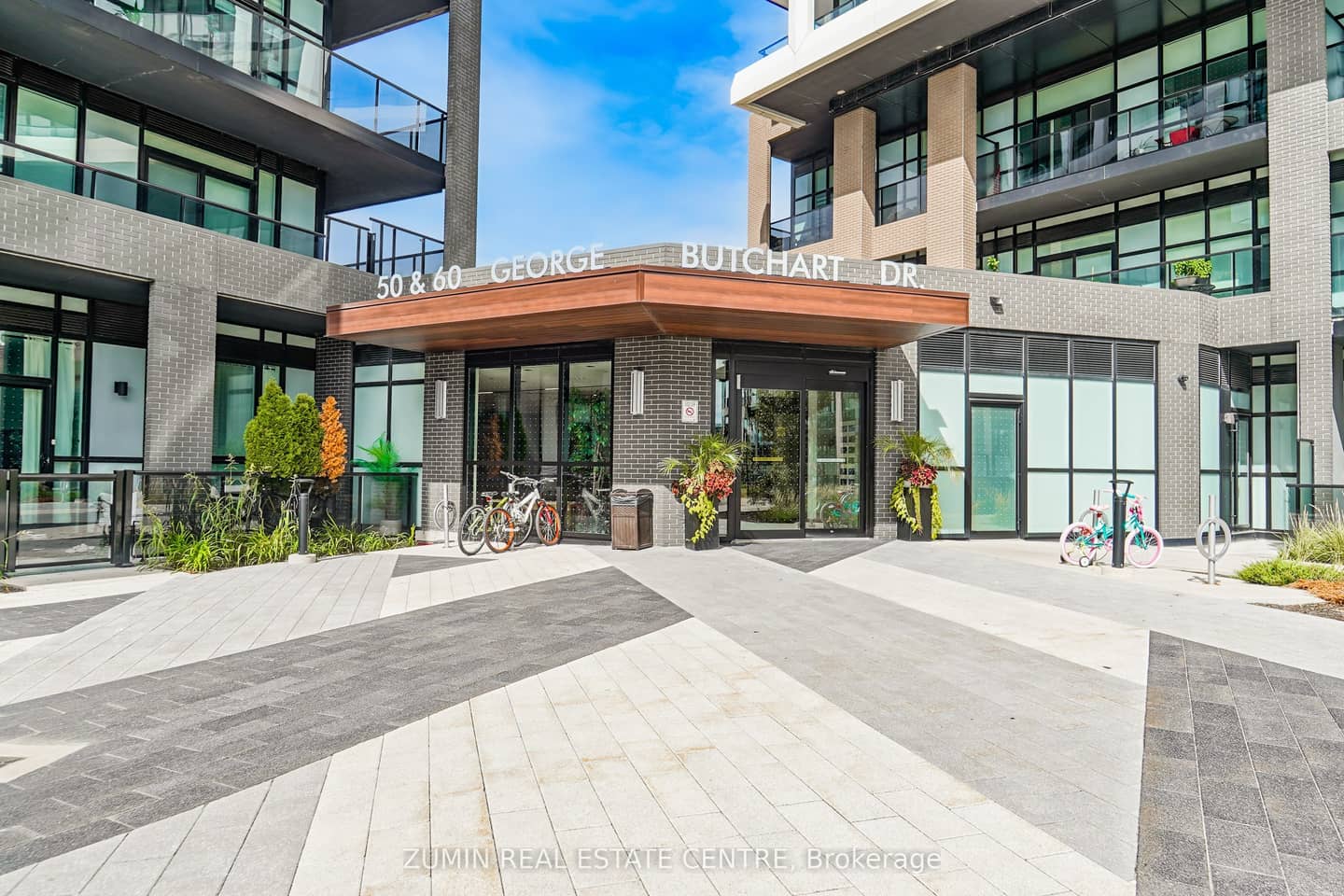60 George Butchart Drive 416, Toronto, ON M3K 0A7