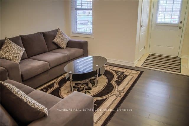 45 Lothbury Drive, Brampton, ON L7A 4G6