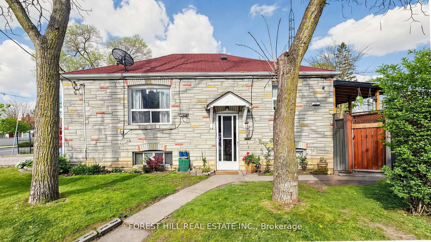 2 Ellins Avenue, Toronto, ON M6N 2A1