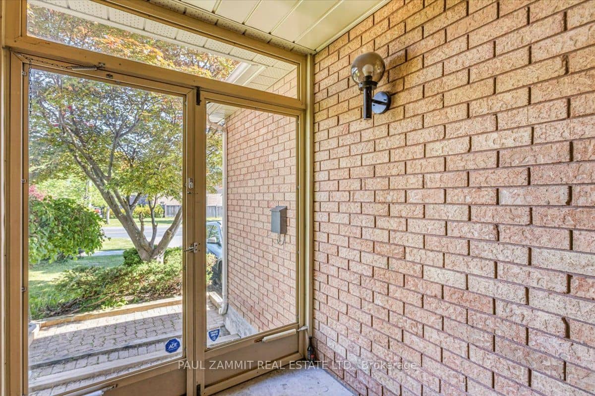 236 Green Lane, Markham, ON L3T 7H7
