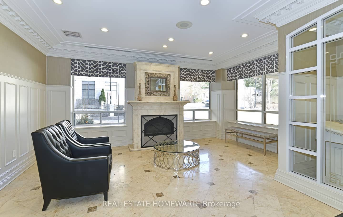 88 Grandview Way 916, Toronto, ON M2N 6V6