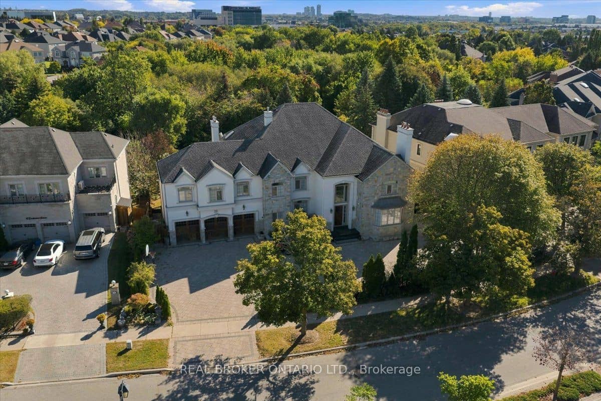 39 Dewbourne Avenue, Richmond Hill, ON L4B 3G9