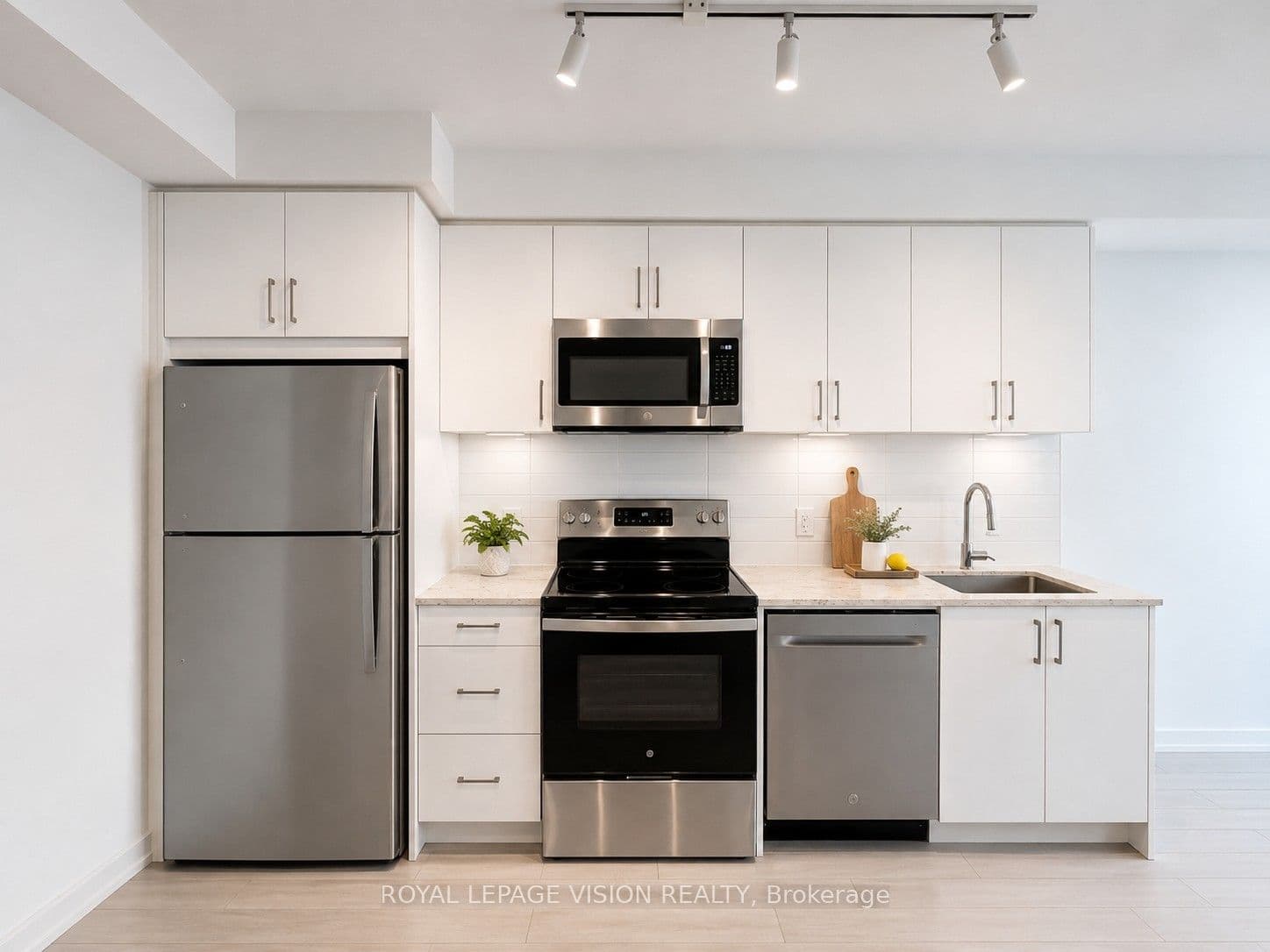 4010 Eglinton Avenue W 907, Toronto, ON M9A 0G5