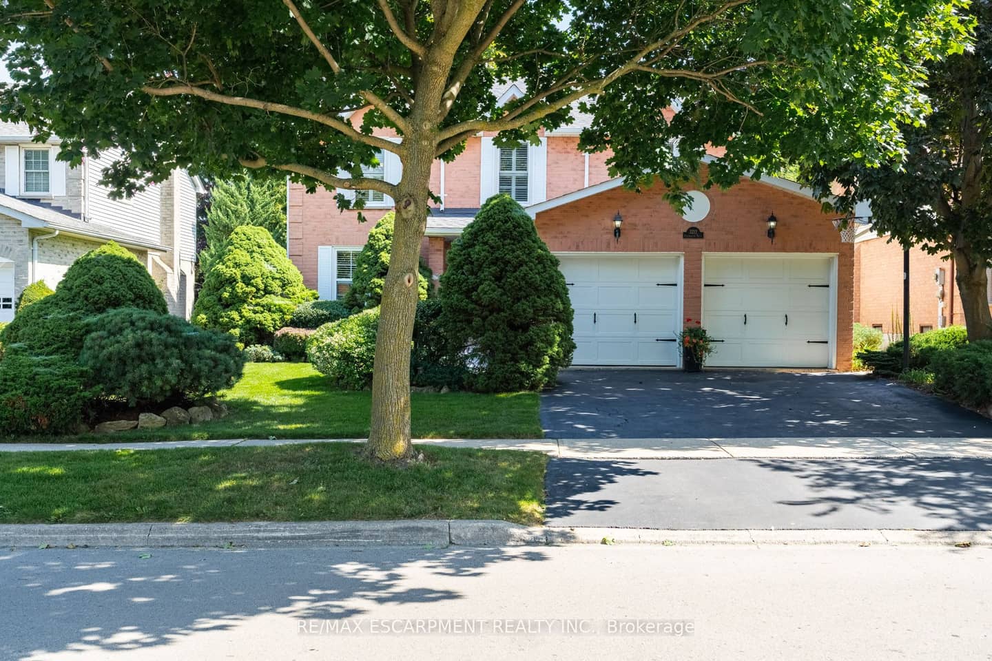 3212 Pinemeadow Drive, Burlington, ON L7M 2N7