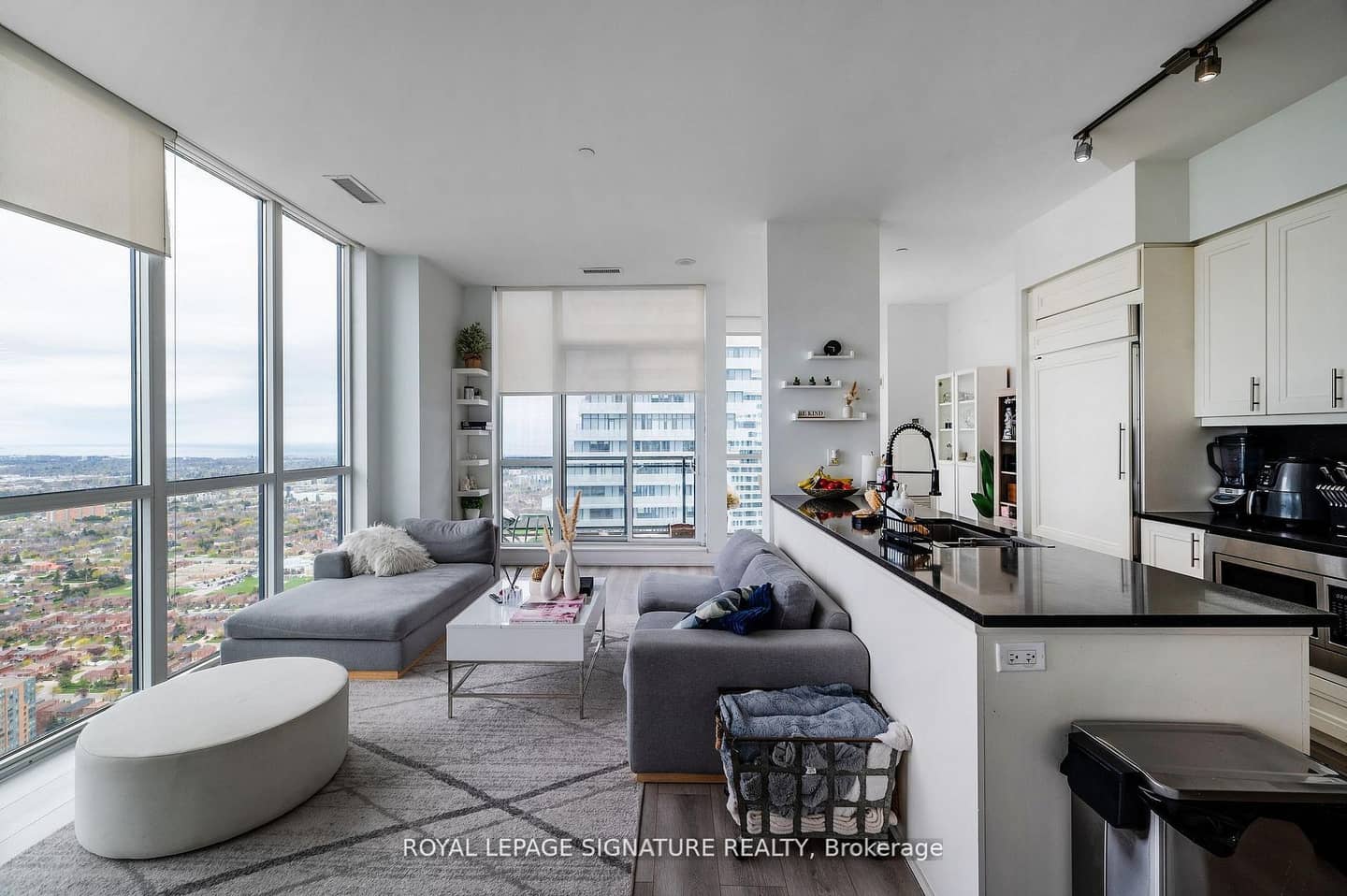 4011 Brickstone Mews PH4, Mississauga, ON L5B 0G3
