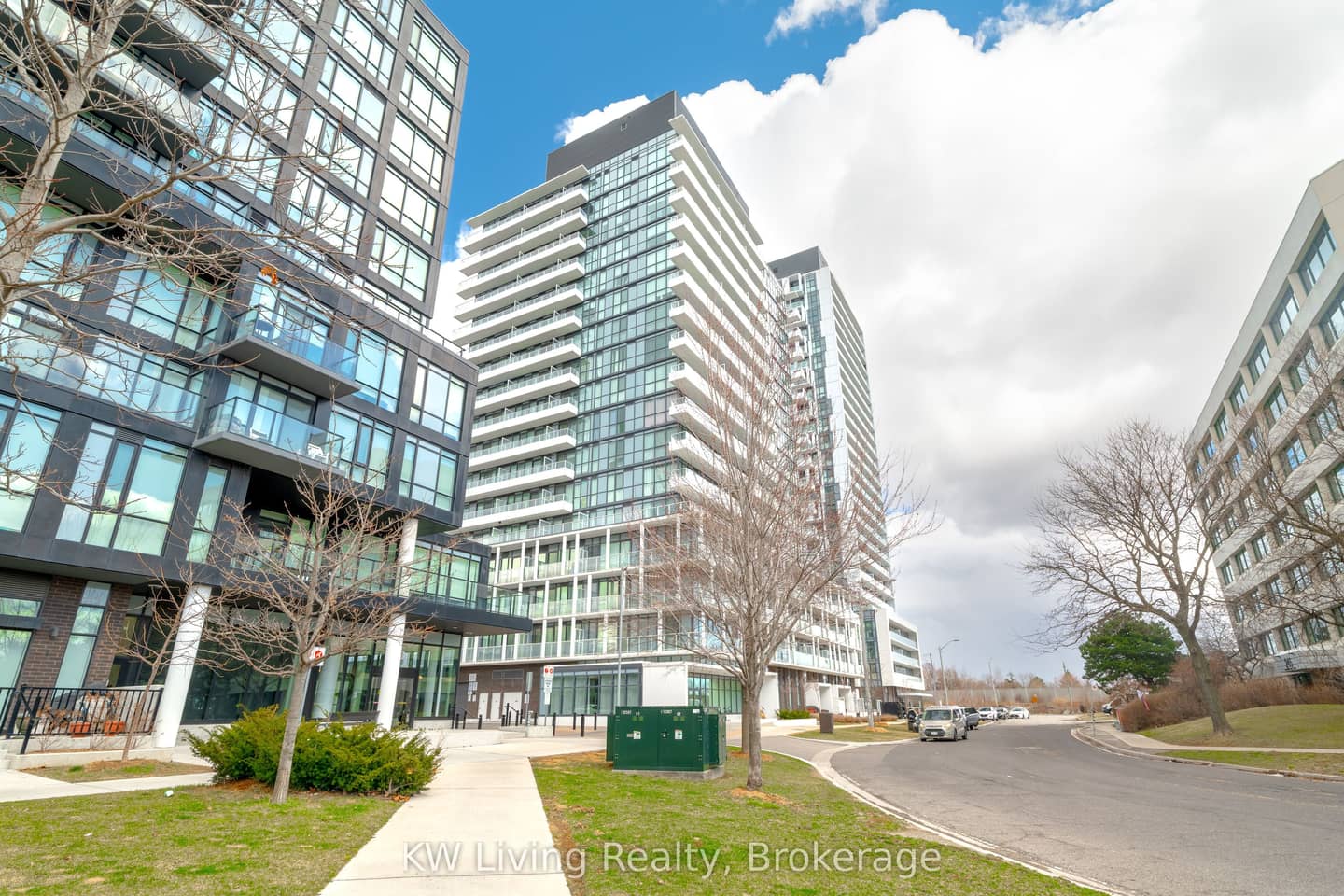180 Fairview Mall Drive 201, Toronto, ON M2J 0G4