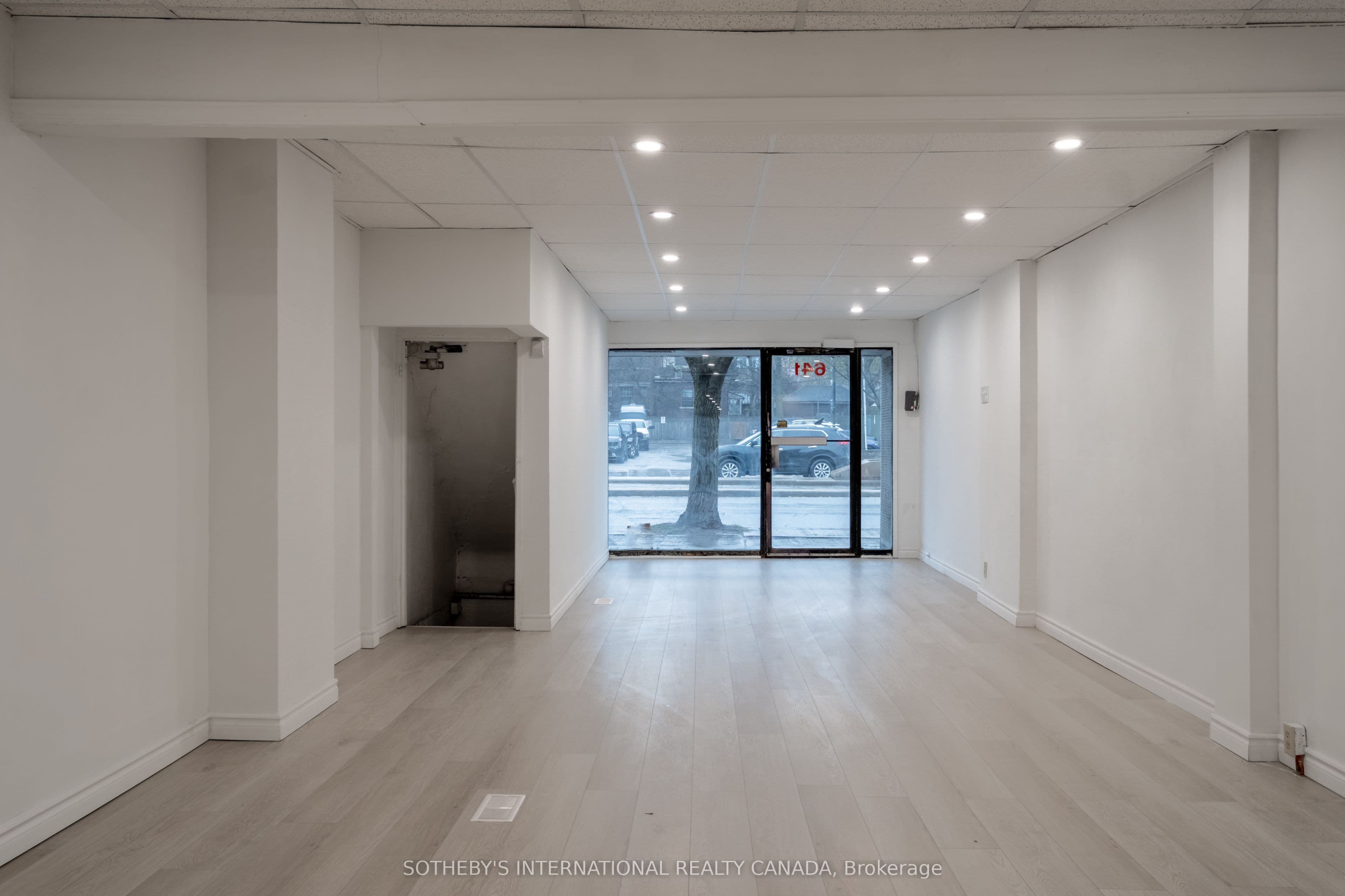 641 St Clair Avenue W, Toronto, ON M6C 1A7