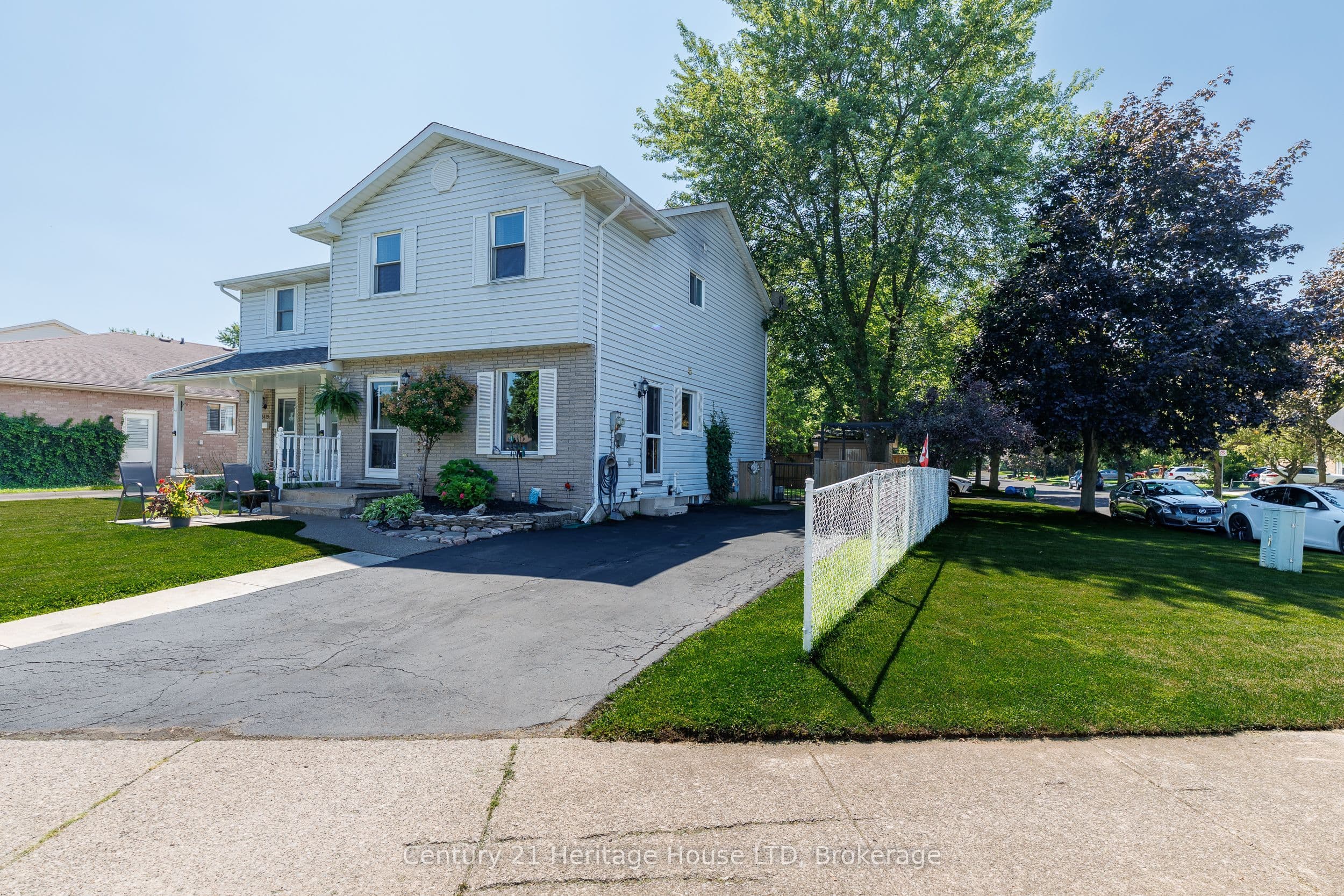 6477 Malibu Drive, Niagara Falls, ON L2H 2W4
