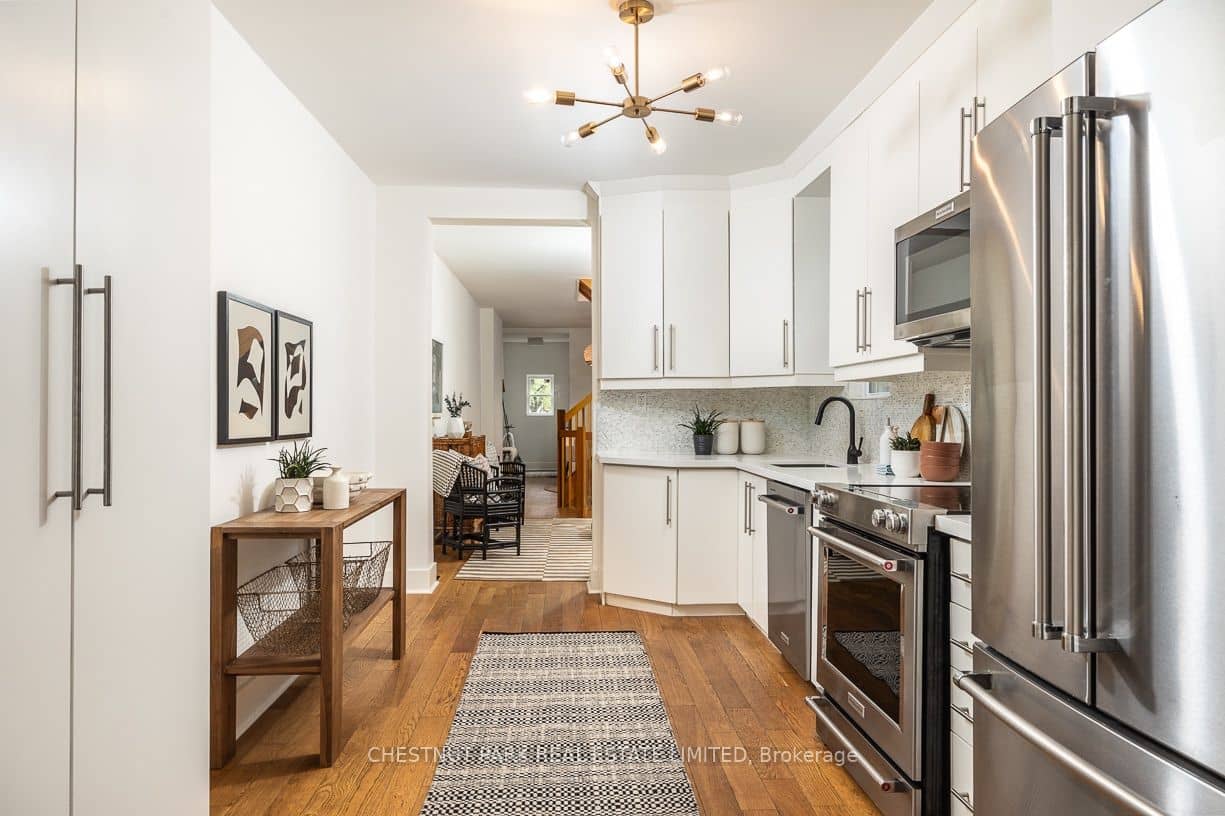110 Hastings Avenue, Toronto, ON M4L 2L2