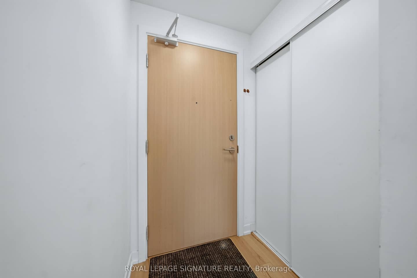 1195 The Queensway 406, Toronto, ON M8Z 0H1
