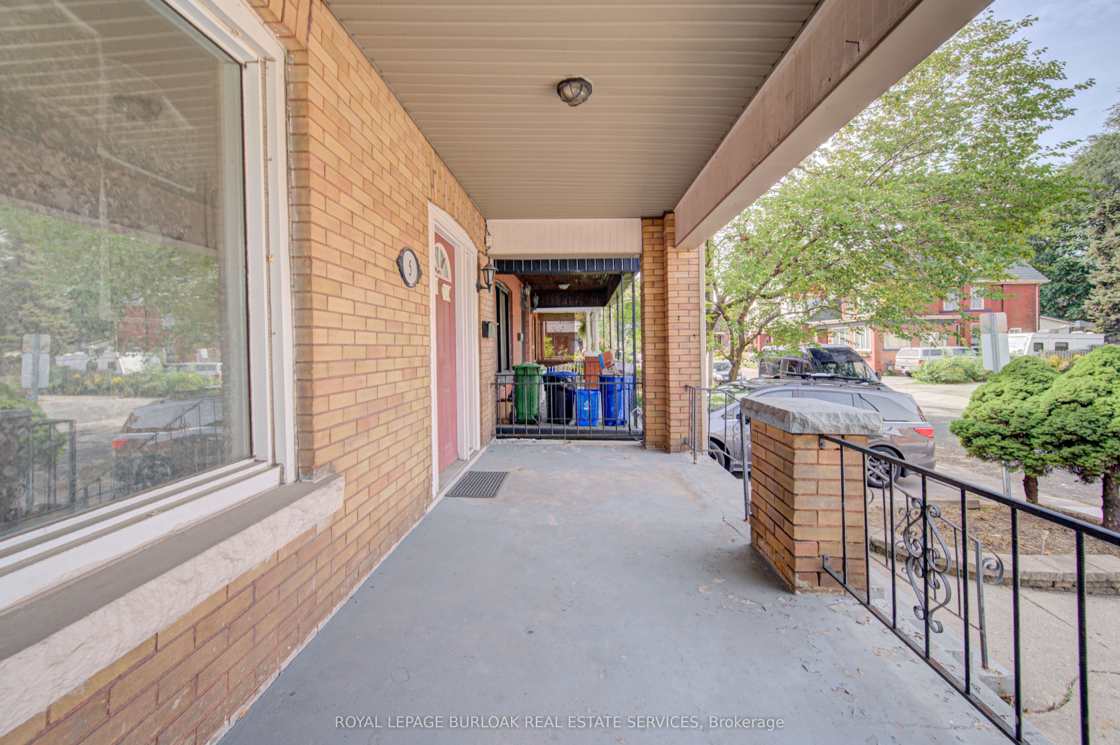 5 Barnesdale Avenue, Hamilton, ON L8M 2V1