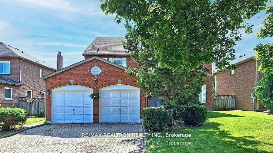 72 Spanhouse Crescent, Markham, ON L3R 4E3