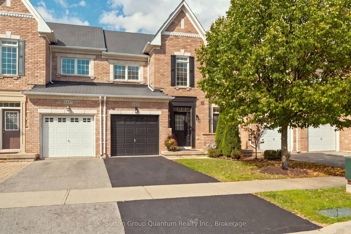 2435 Montagne Avenue, Oakville, ON L6M 0J4