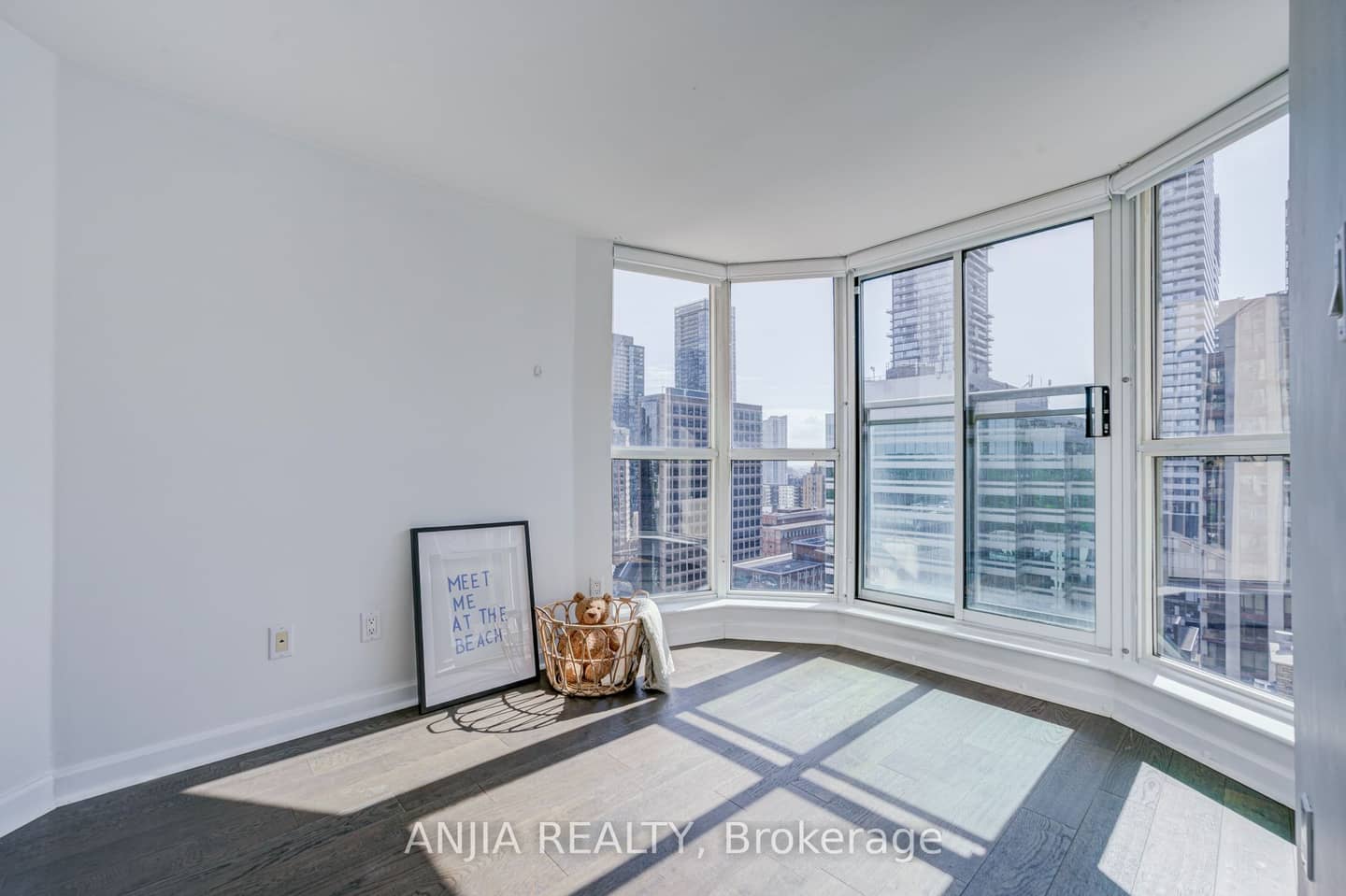 8 Park Road 2011, Toronto, ON M4W 3S5