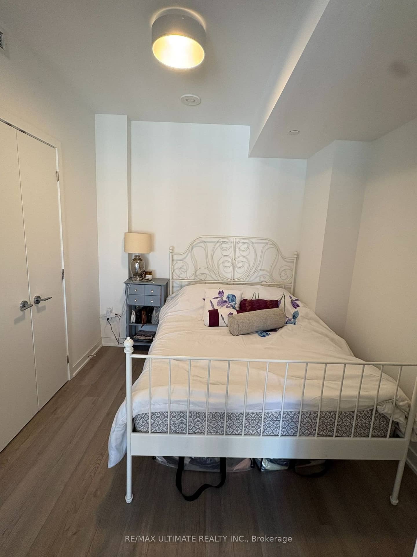 357 King Street 1904, Toronto, ON M5V 1K1