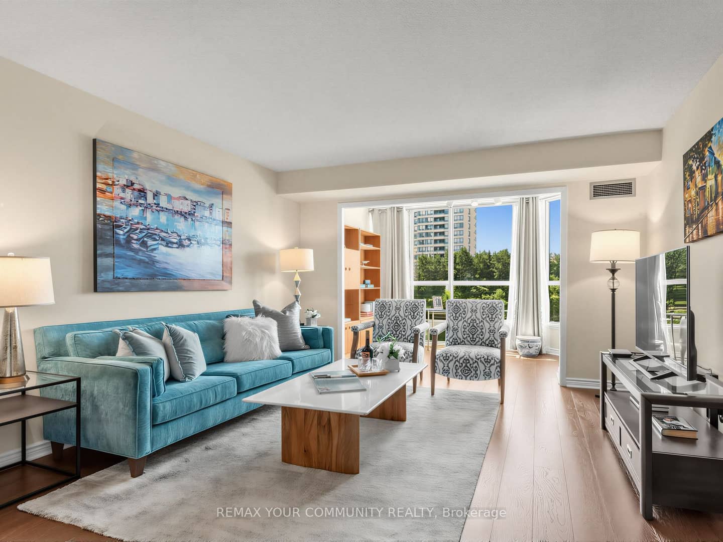 1 Clark Avenue 612, Vaughan, ON L4J 7Y6