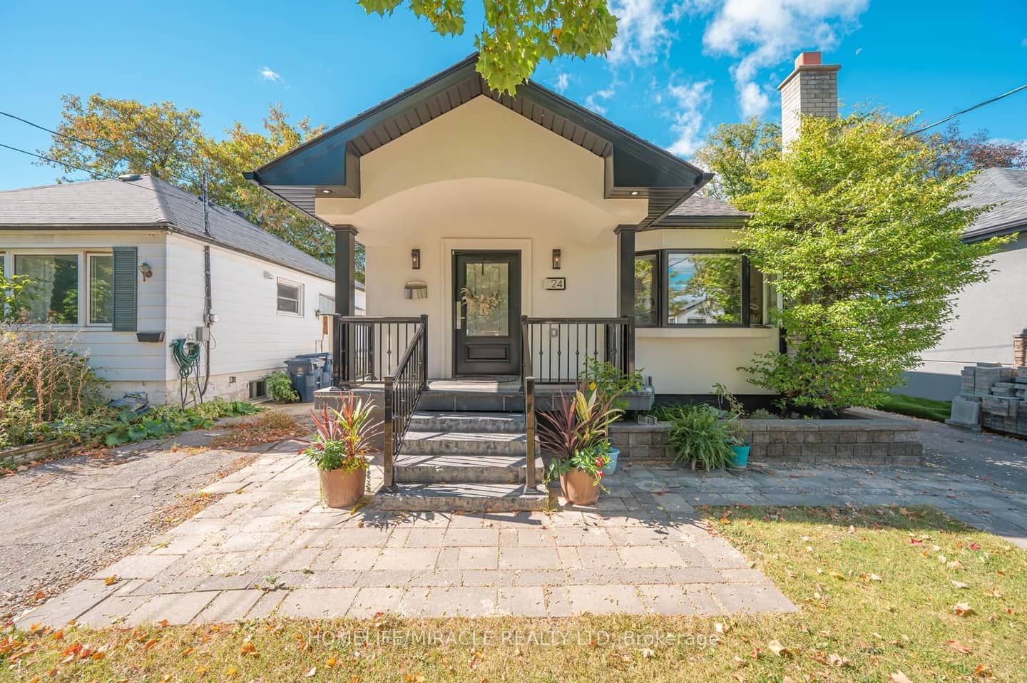 24 Acorn Avenue, Toronto, ON M9B 3P8