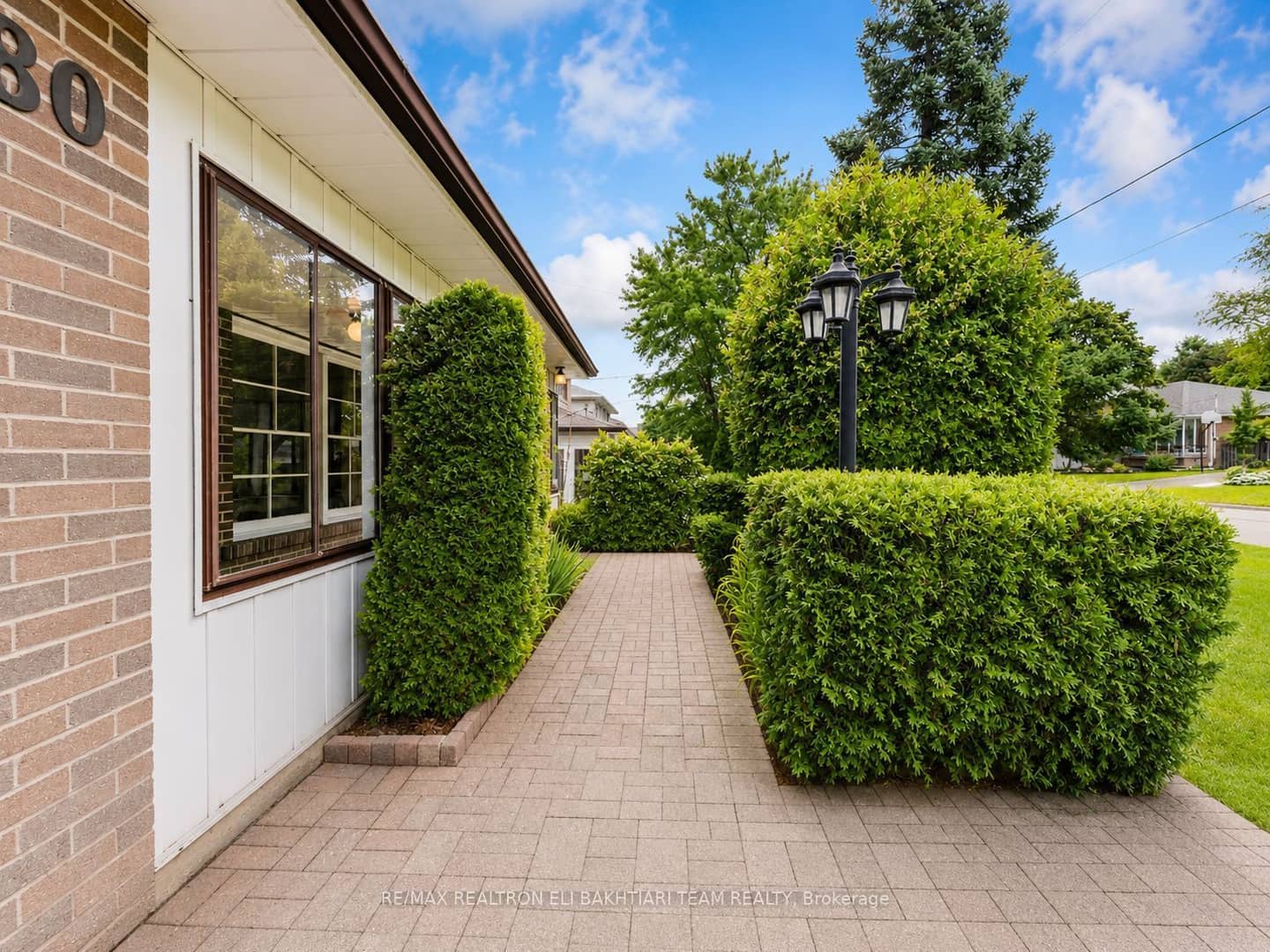 180 Woodsworth Road, Toronto, ON M2L 2T1