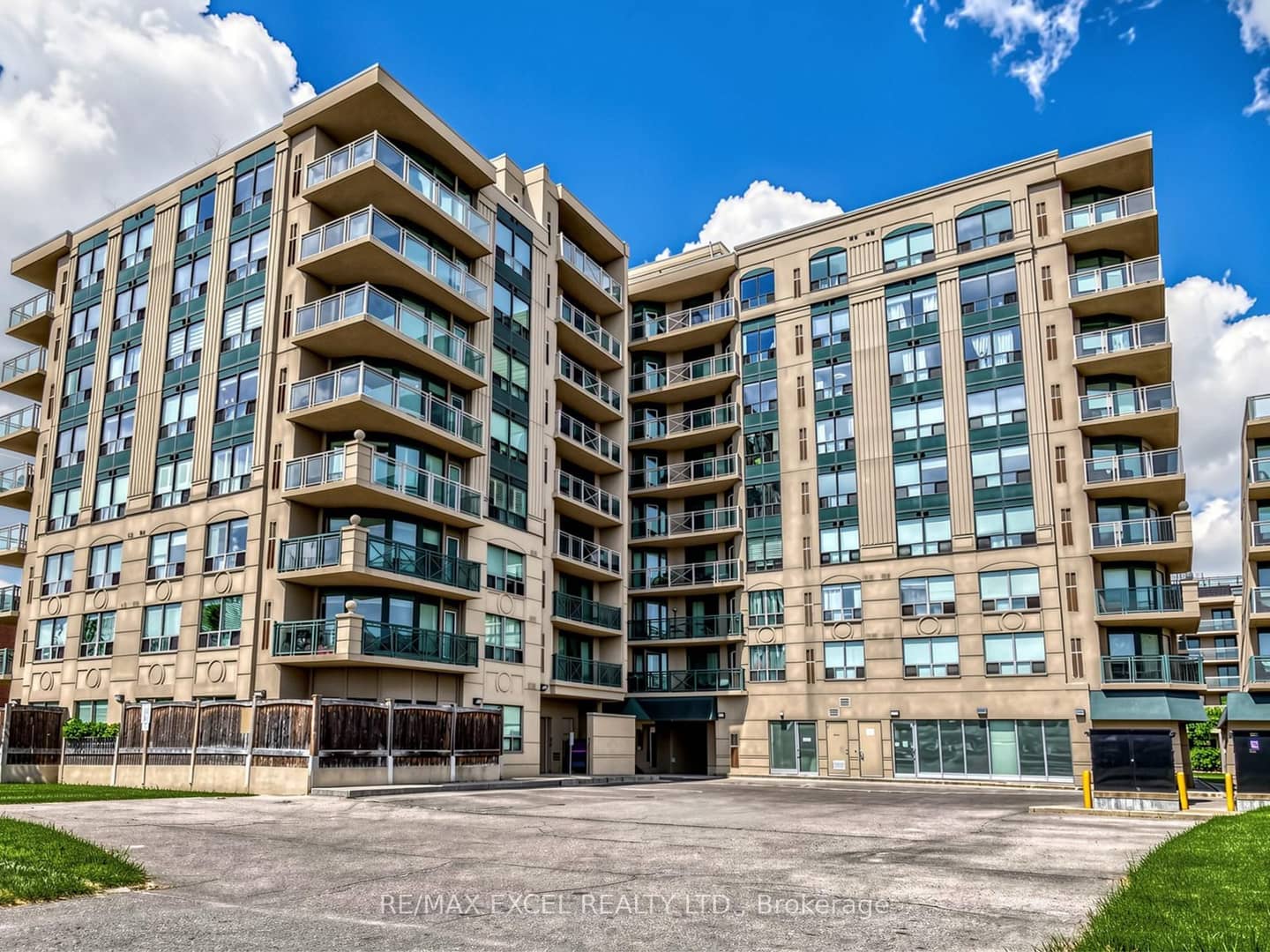 920 Sheppard Avenue W 711, Toronto, ON M3H 0A2