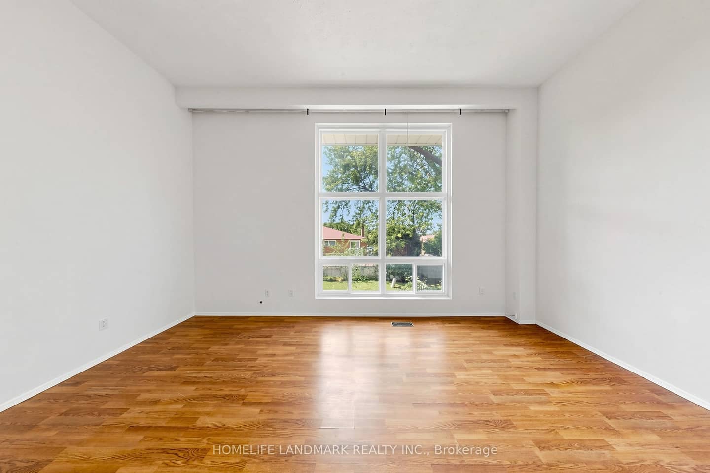 8 Rusty Crest Way, Toronto, ON M2J 2Y4