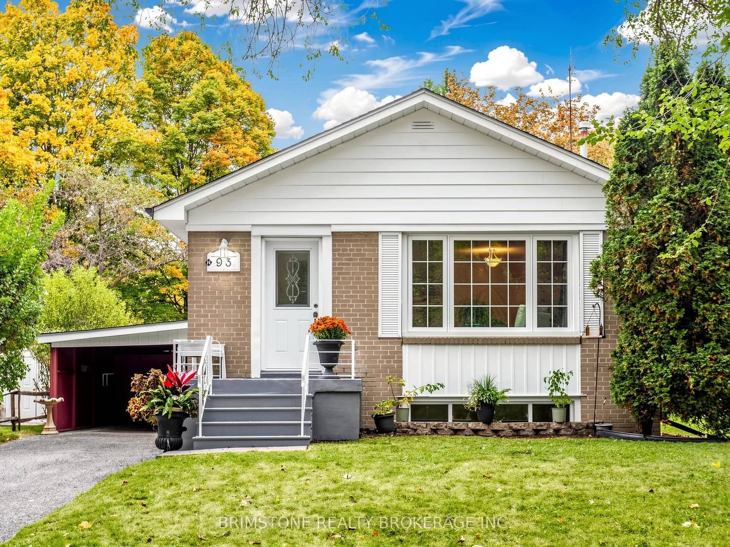 93 Bayview Parkway, Newmarket, ON L3Y 3W2