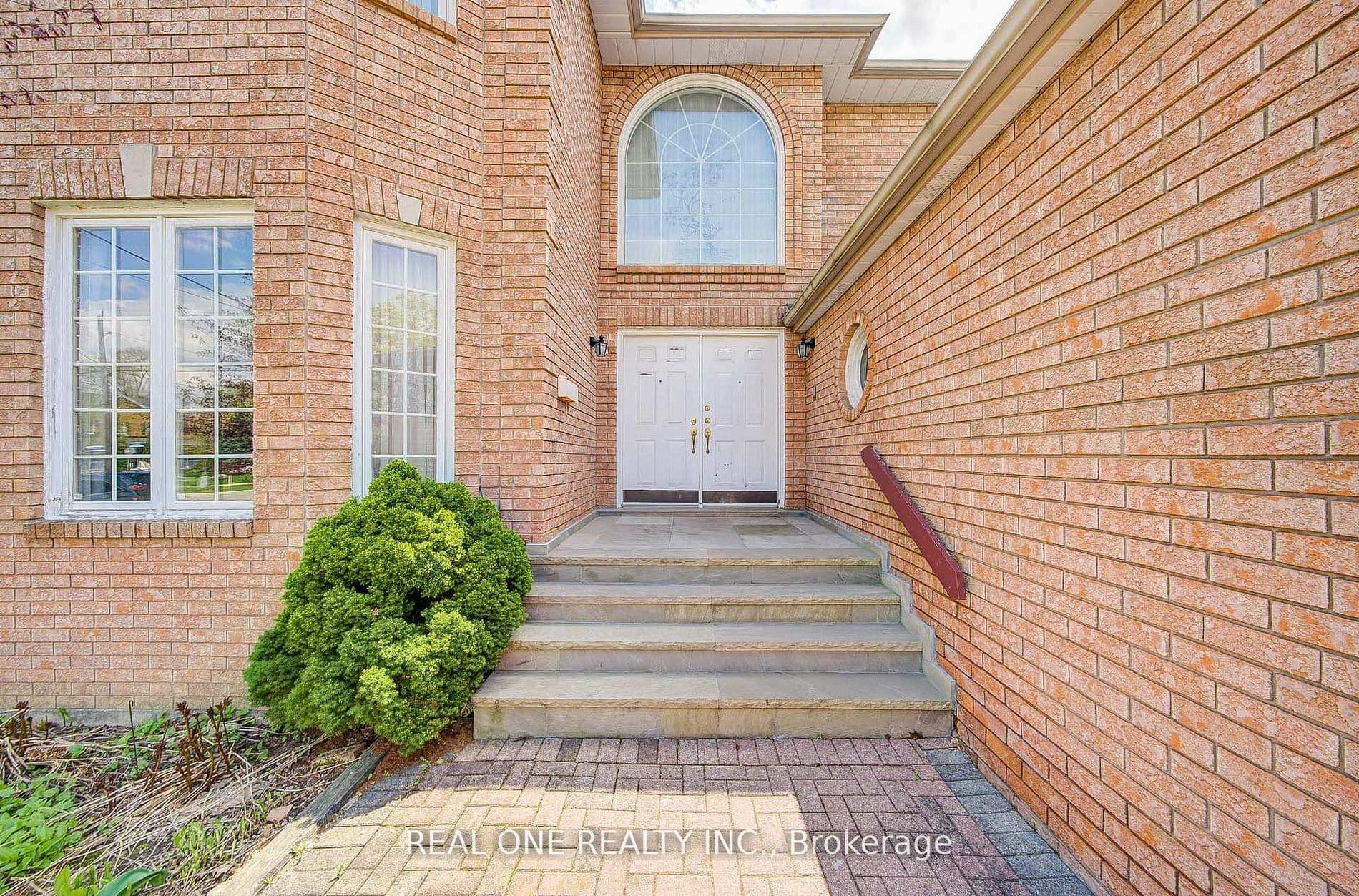 261 Mckee Avenue, Toronto, ON M2N 4E2